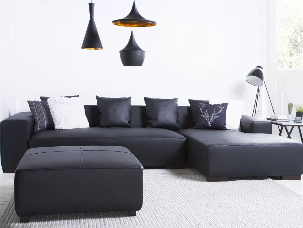 Beliani Divano Angolare 3 Posti Letto in Pelle Elegante, Design Moderno con Schienale Alto - Colore Nero Opaco, Configurazione Lato Sinistro, Linea Allungata