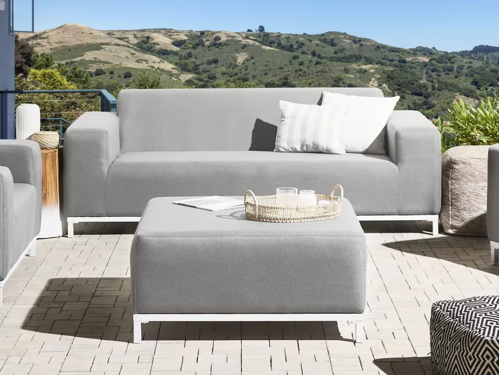 Divano da Esterno 3 Posti Tessuto Rovigo - Bianco e Grigio Chiaro, Design Resistente Beliani



Comodo Divano da Esterno 3 Posti in Tessuto Resistente - Colori Grigio Chiaro/Bianco, Linea Rovigo by Beliani per Relax all'Aperto