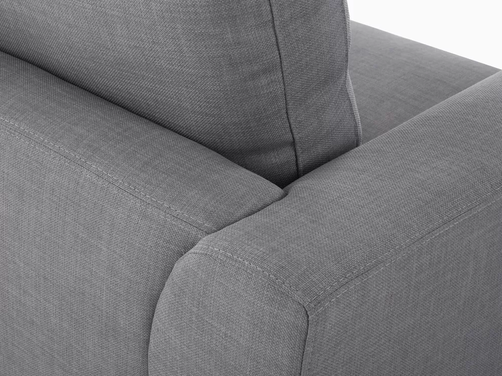 Promozione Beliani: Divano Angolare Oslo in Tessuto Grigio Chiaro, 4 Posti con Chaise Longue - Design Moderno per Salotto