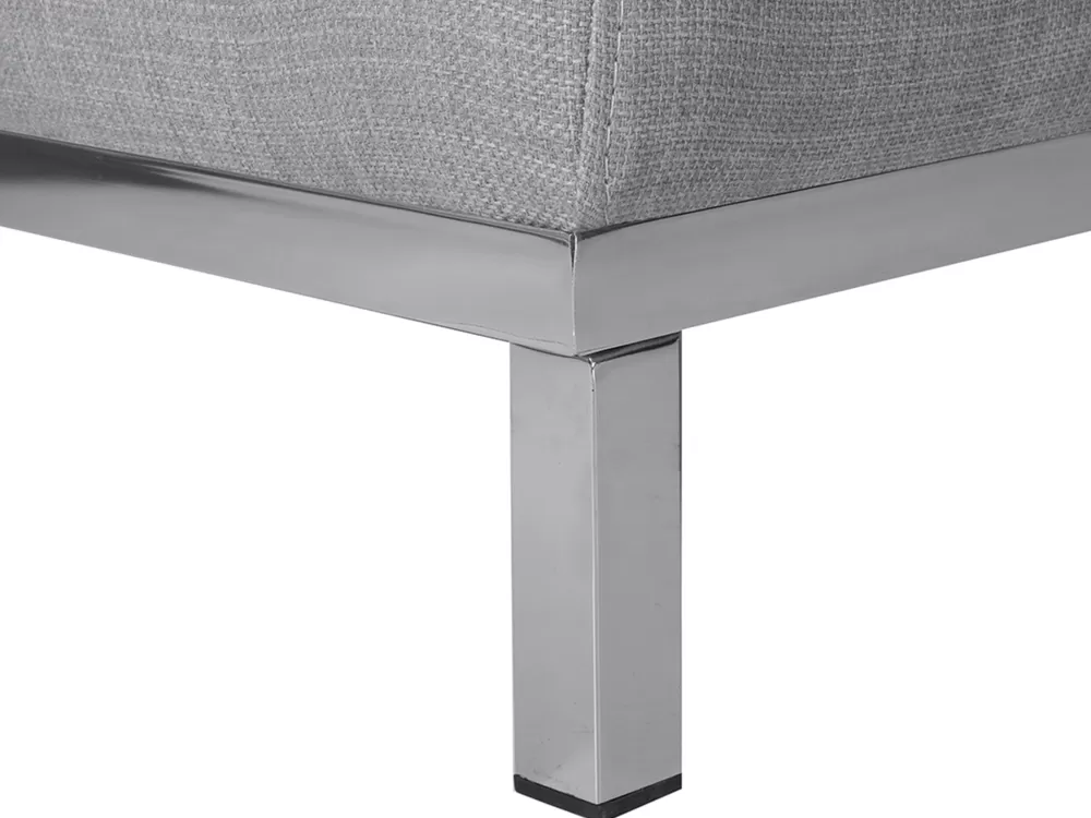 Promozione Beliani: Divano Angolare Oslo in Tessuto Grigio Chiaro, 4 Posti con Chaise Longue - Design Moderno per Salotto
