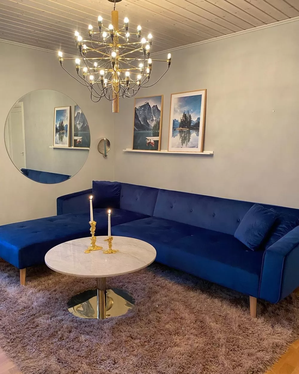 Divano angolare letto Beliani 4 posti, rivestimento in velluto blu navy - Modello Vadso con design moderno e comfort premium per salotto