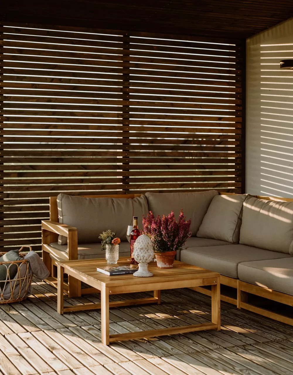 Saldo Beliani: Set da Esterno 4 Posti in Acacia Certificata - Divano da Giardino Timor con Struttura in Legno Chiaro