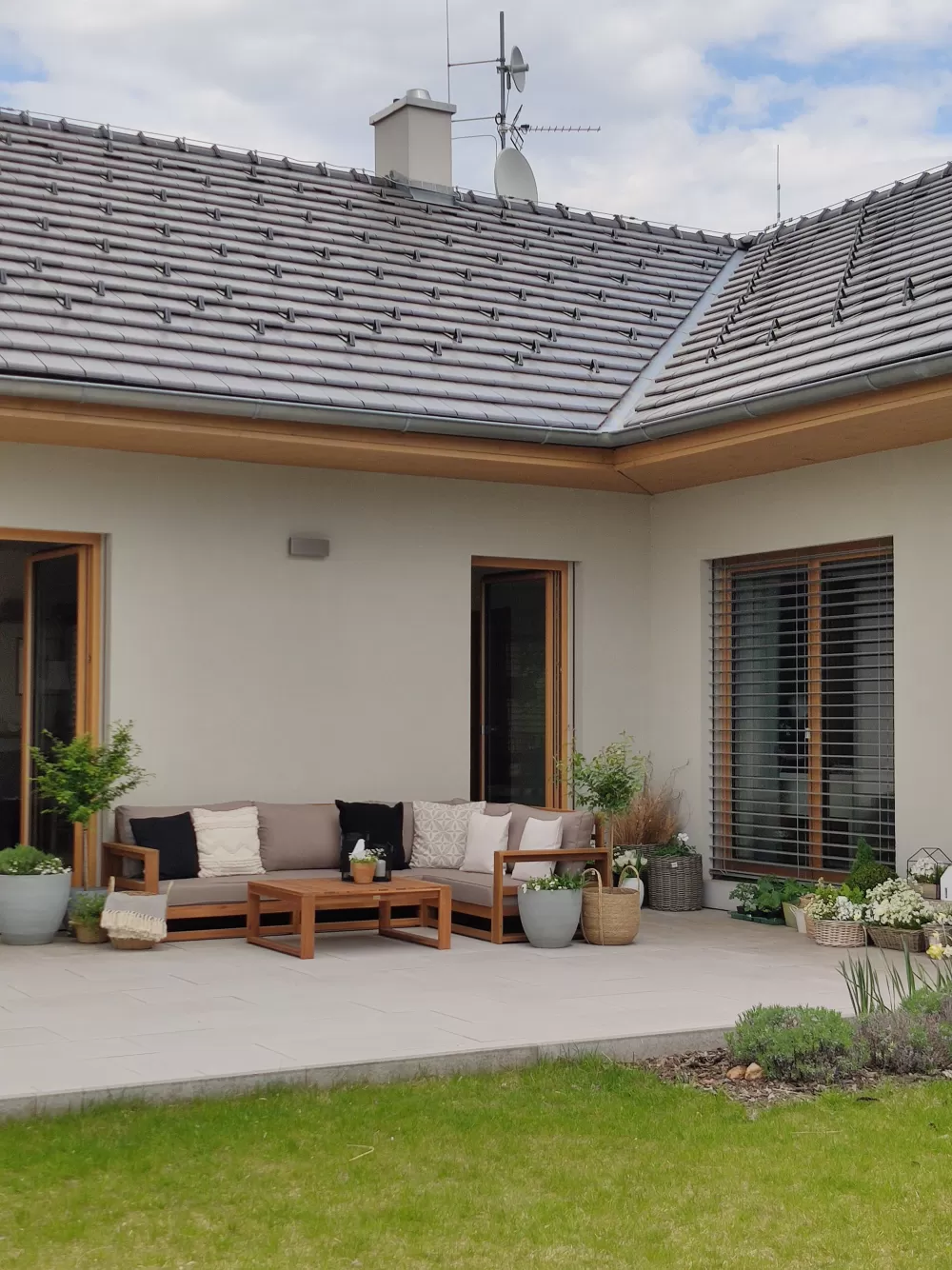 Saldo Beliani: Set da Esterno 4 Posti in Acacia Certificata - Divano da Giardino Timor con Struttura in Legno Chiaro