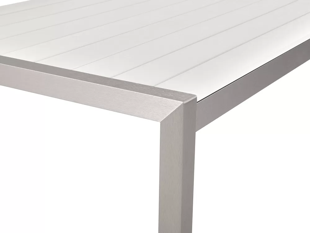 Set da esterno Beliani per 6 persone - Tavolo in alluminio bianco con sedute integrate, design resistente e stile moderno (serie Vernio)