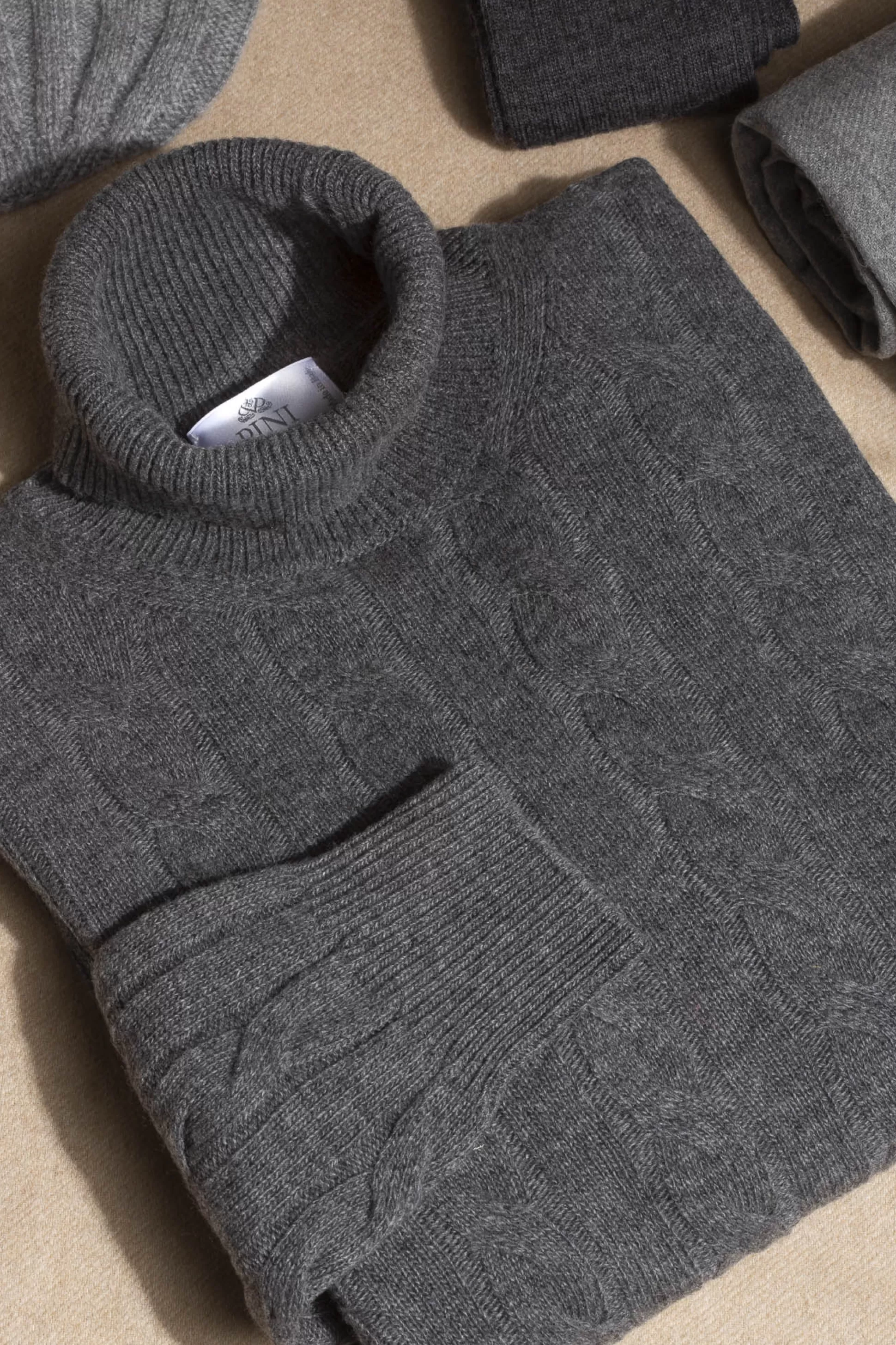 Maglia Alta Dolcevita Antracite - Lusso Artigianale Italiano | Collezione Autunno Pini Parma