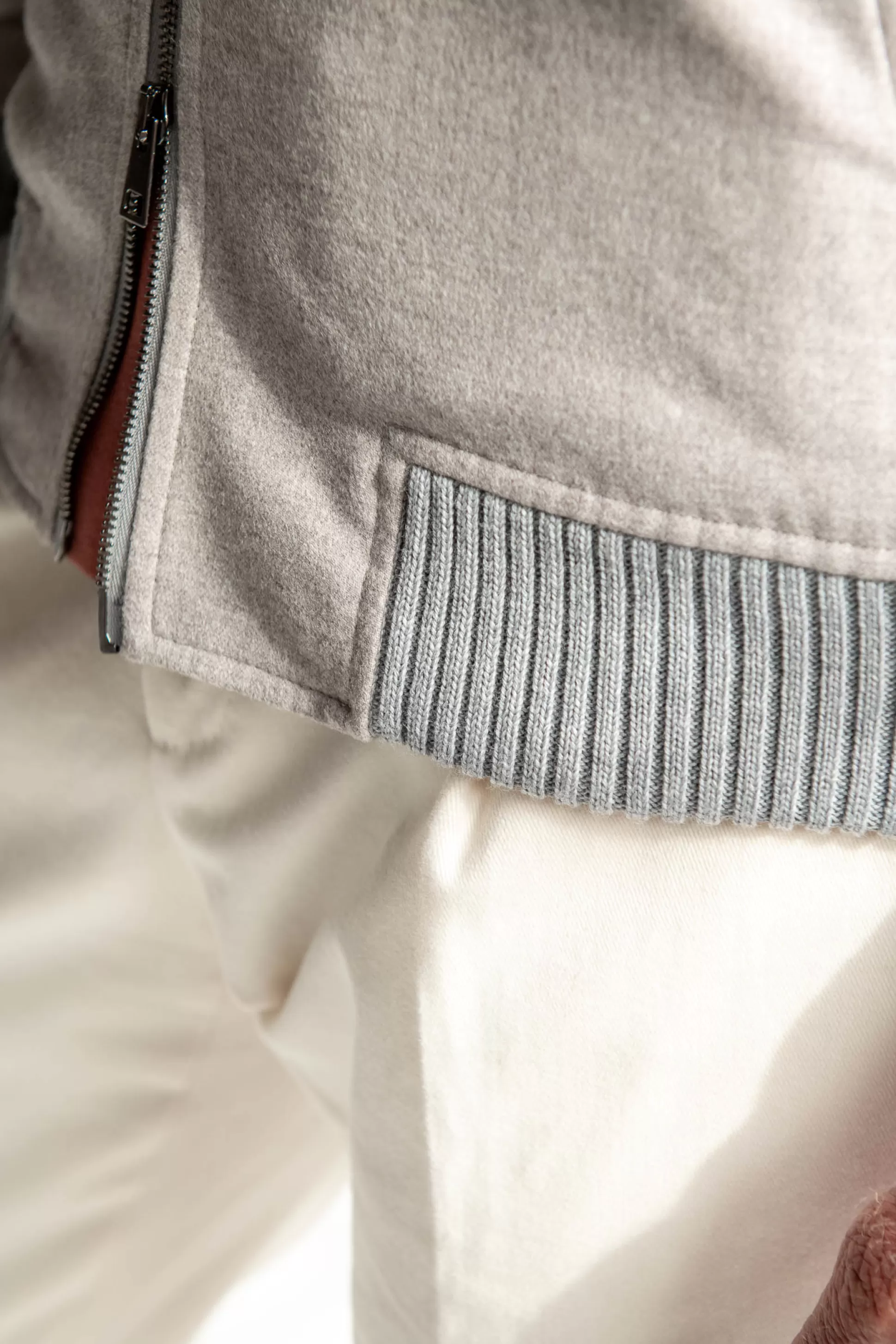 Giubbotto Imbottito Beige in Lana Loro Piana® con Tecnologia Antipioggia - Edizione Esclusiva Artigianato Italiano | Disponibile Presso Pini Parma