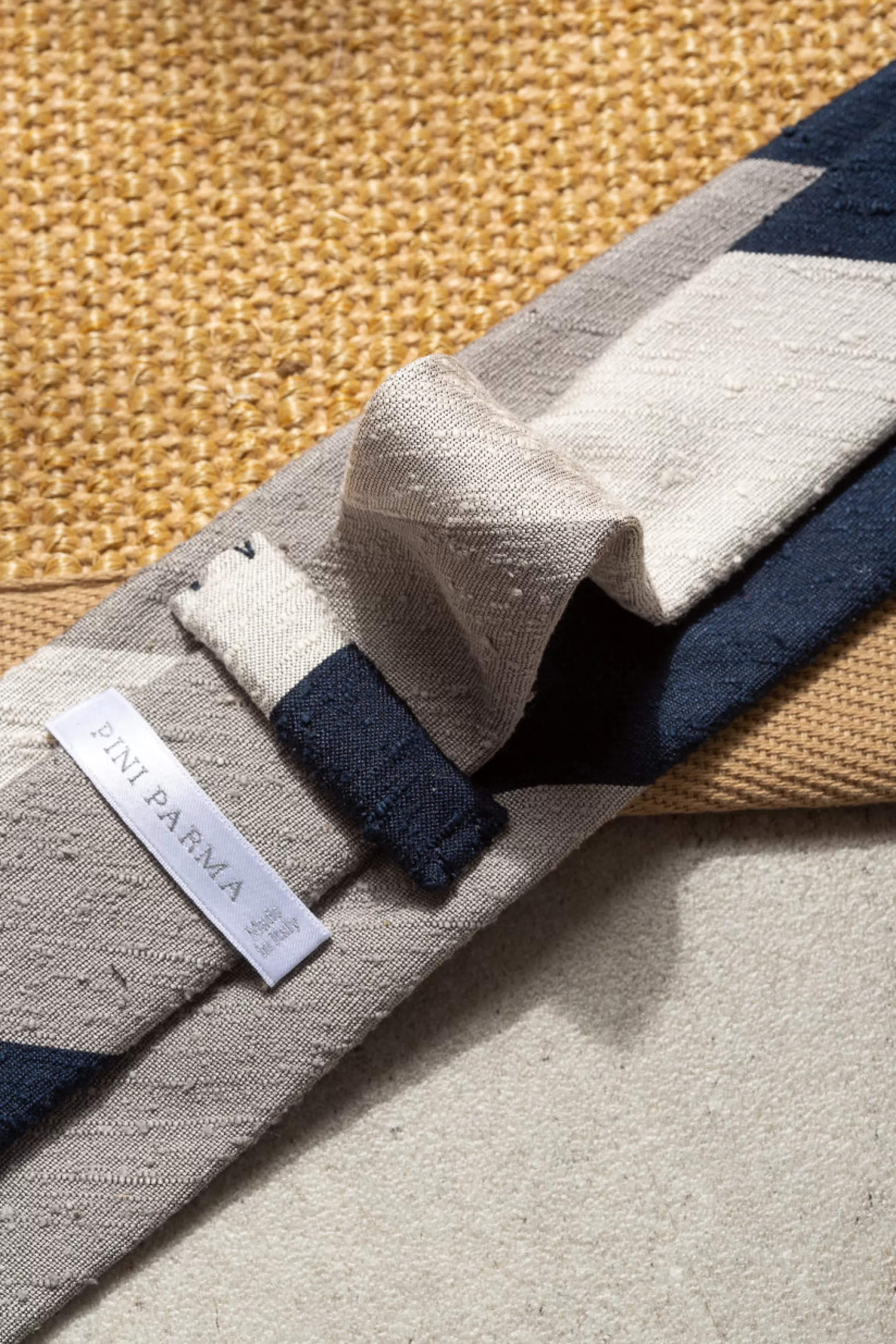 Cravatta Elegante in Shantung Blu e Grigio - Fatta a Mano in Italia | Pini Parma Collezioni