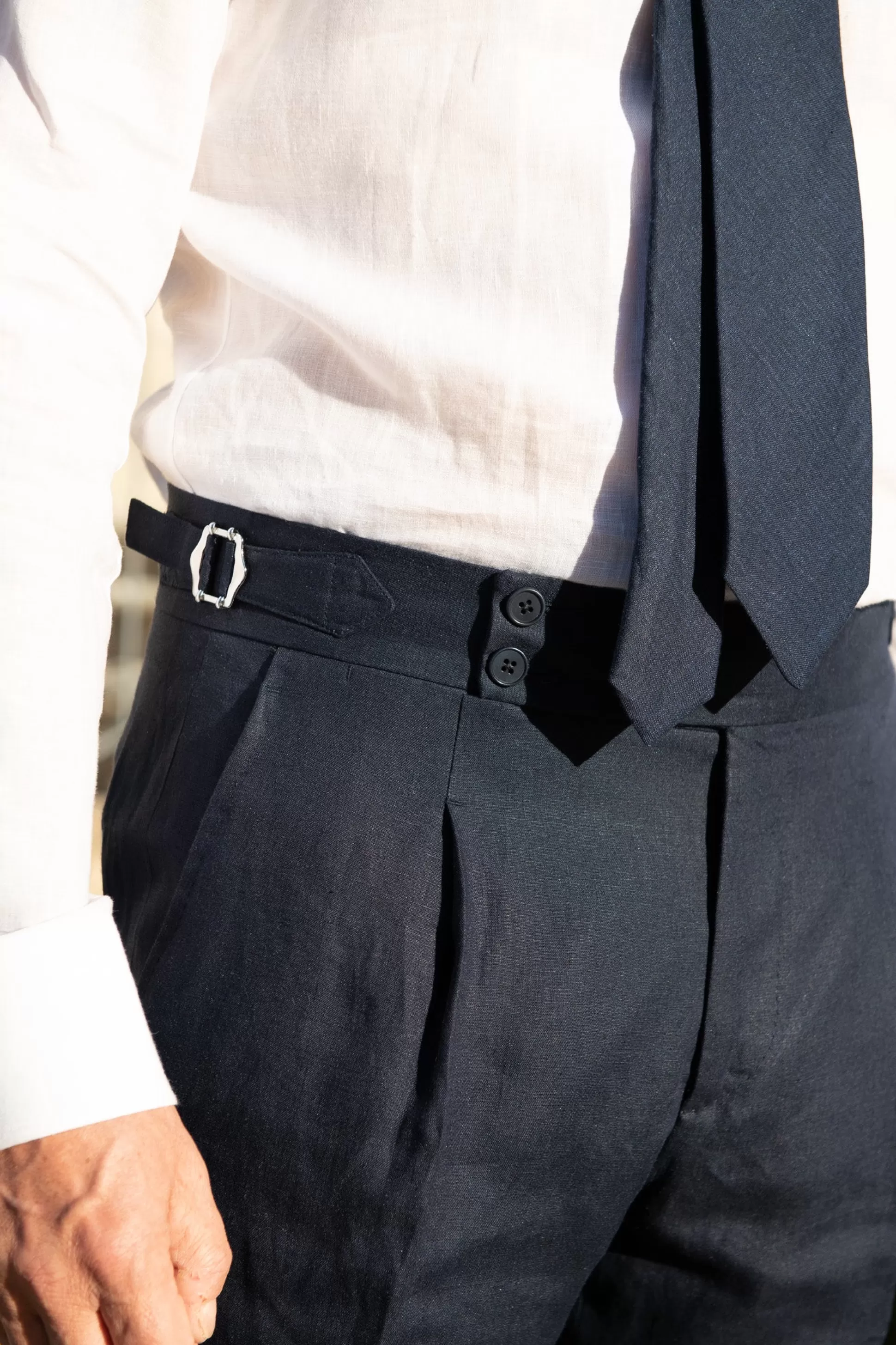 Pantaloni in Lino Blu Collezione Soragna - Artigianalità Italiana con Stile | Edizione Limitata Pini Parma in Offerta

（：，