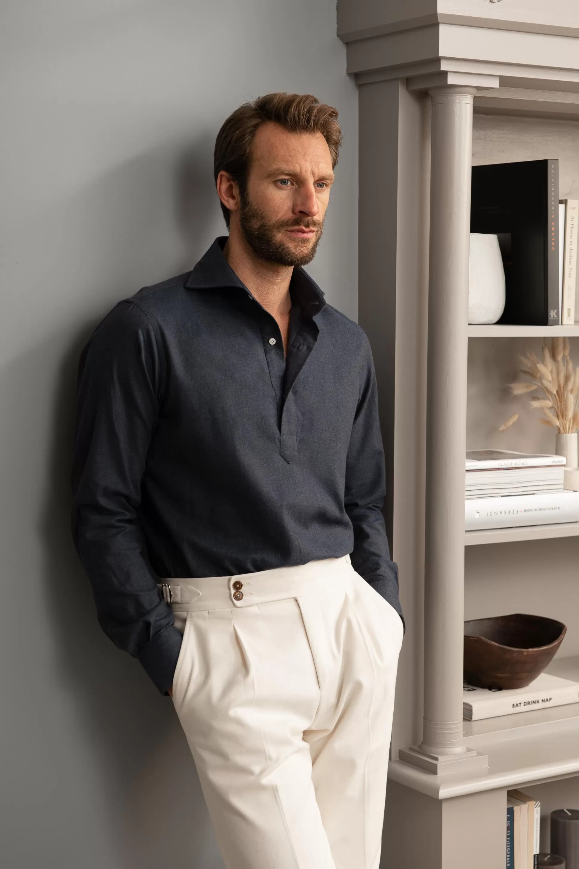 Camicia Casual Elegante Blu con Tocco Flanella - Prodotto Artigianalmente in Italia | Pini Parma

Camicia Uomo Blu Notte in Flanella Pregiata - Fatto a Mano in Italia | Negozio Pini Parma

Blu Marino Camicia Stile Rilassato - Flanella Italiana di Qualità - Collezione Pini Parma

Camicia Weekend Blu con Dettagli in Flanella Morbida - Realizzata in Italia | Pini Parma Store