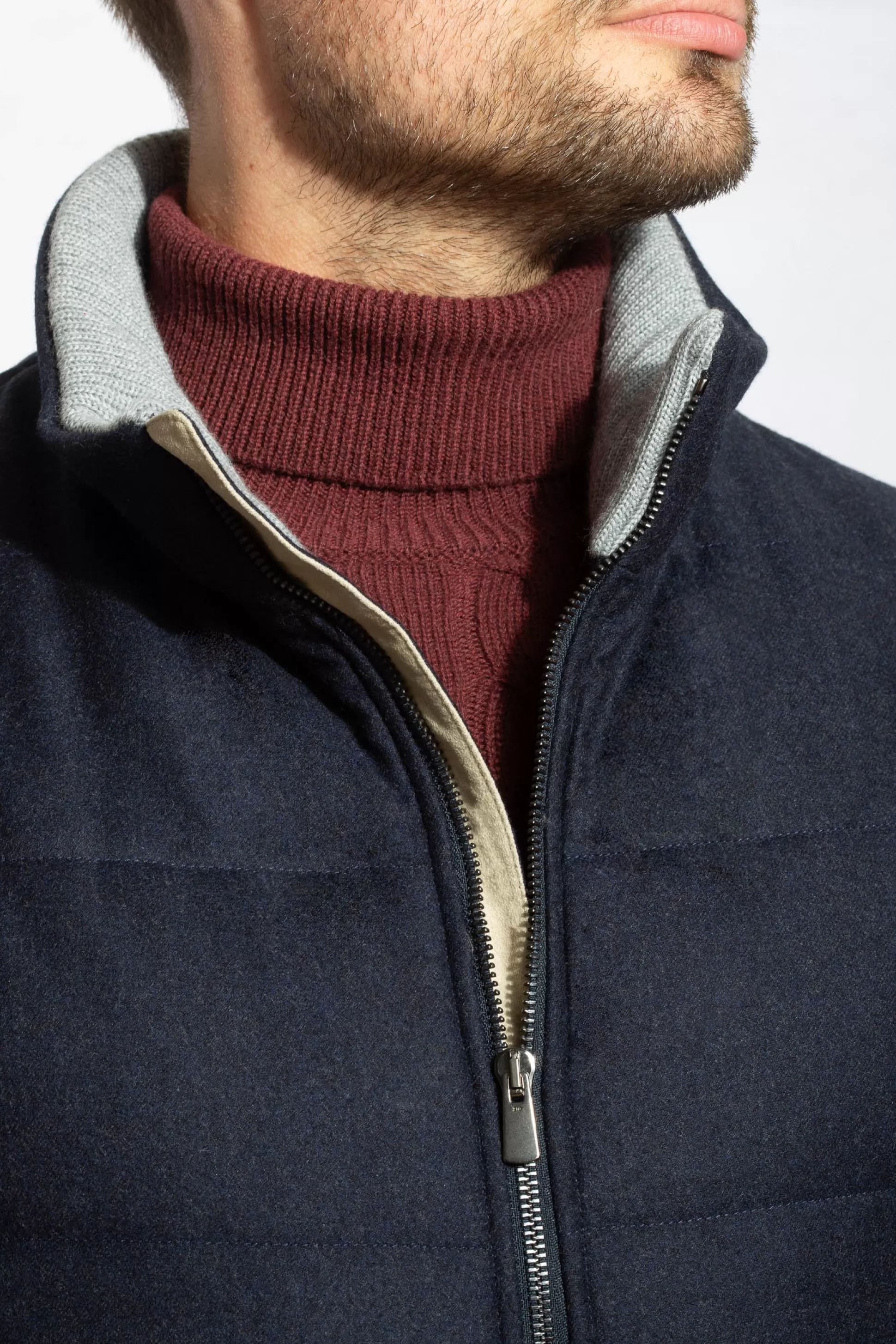Giubbotto Elegante Blu con Zip Frontale in Lana Loro Piana - Tecnologia Impermeabile Rain System® - Prodotto Artigianalmente in Italia | Sconti Esclusivi Pini Parma