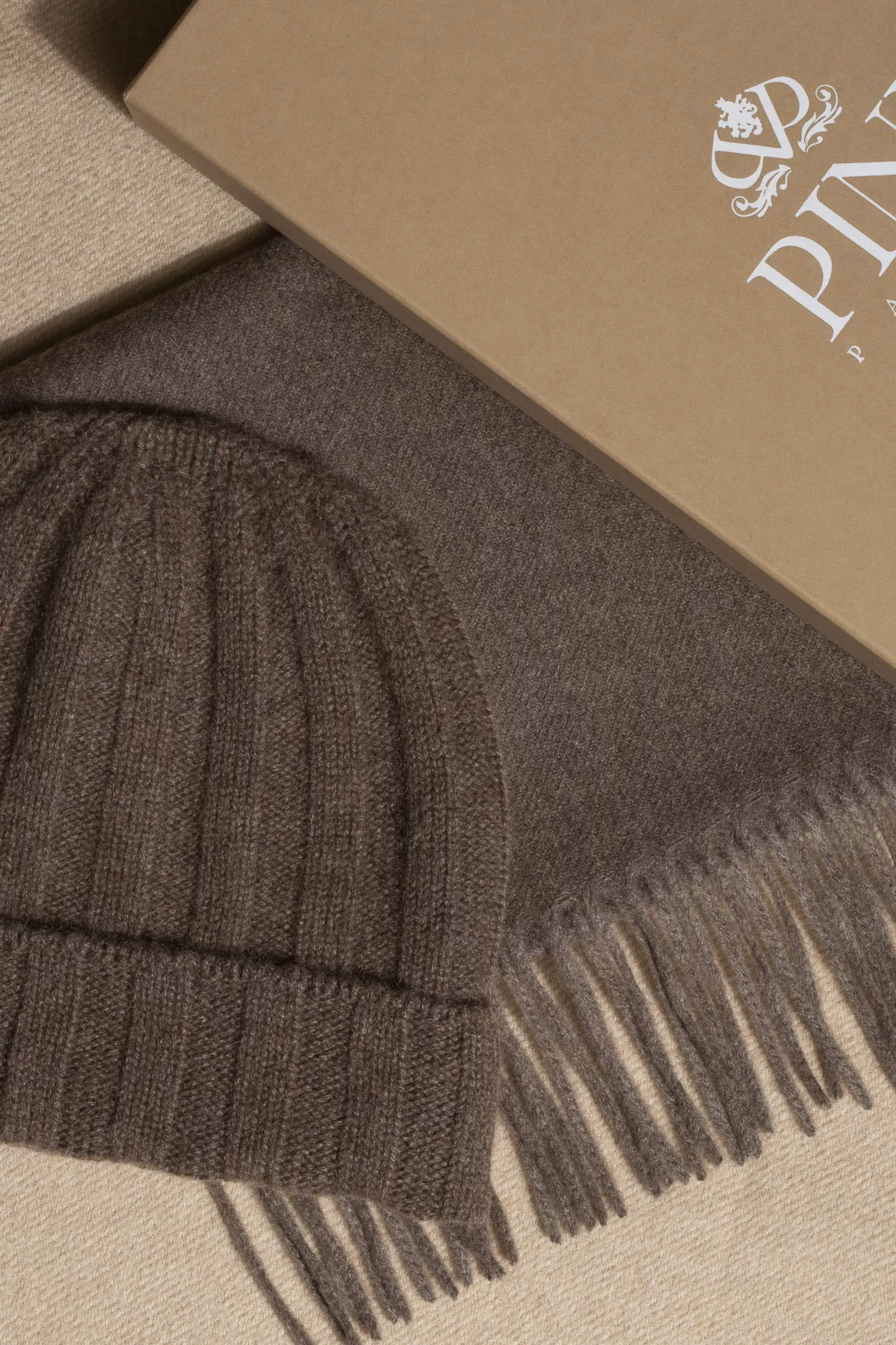 Berretto in Cashmere con Motivo Coste - Prodotto Artigianalmente in Italia | Promozione Lampo Pini Parma