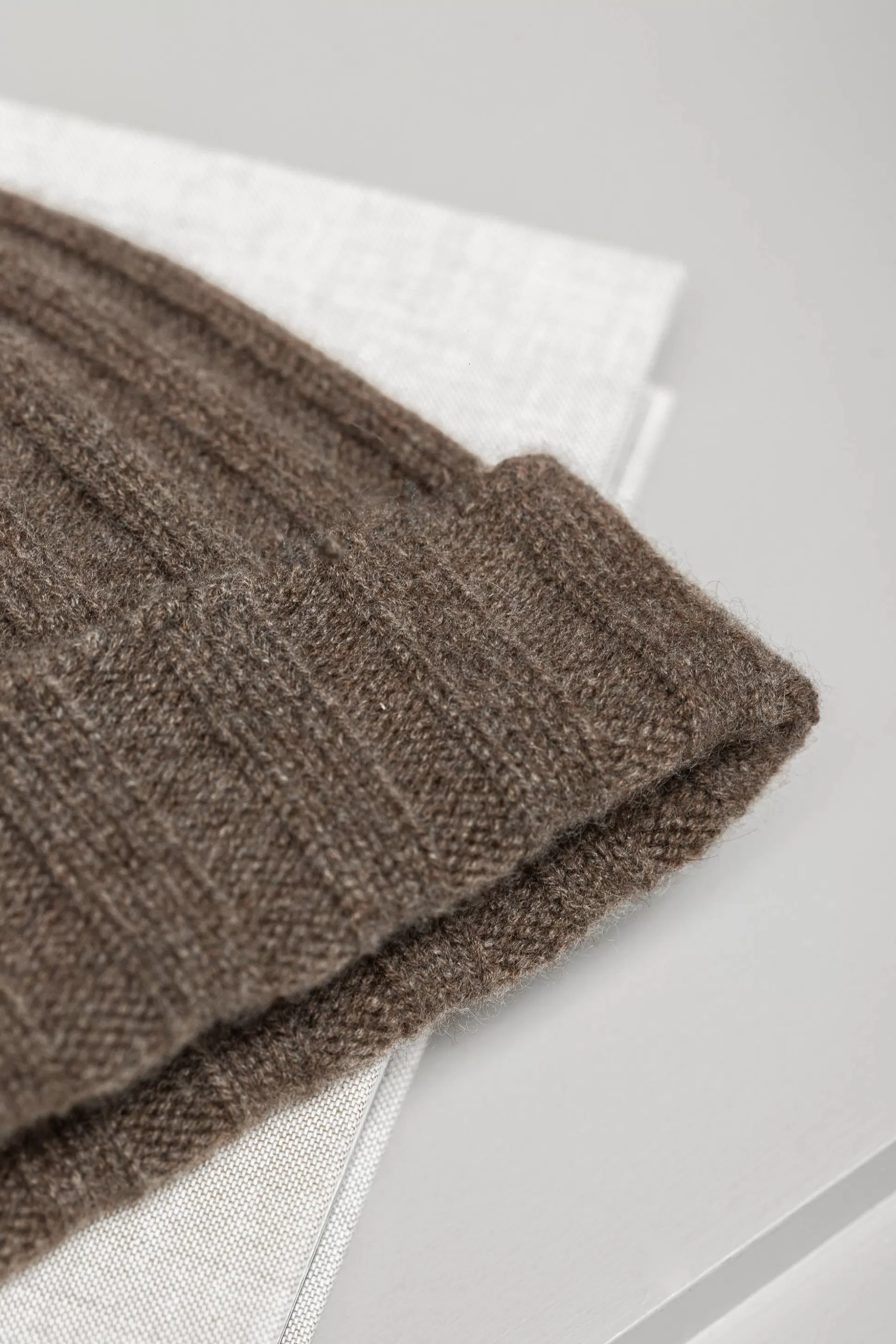Berretto in Cashmere con Motivo Coste - Prodotto Artigianalmente in Italia | Promozione Lampo Pini Parma