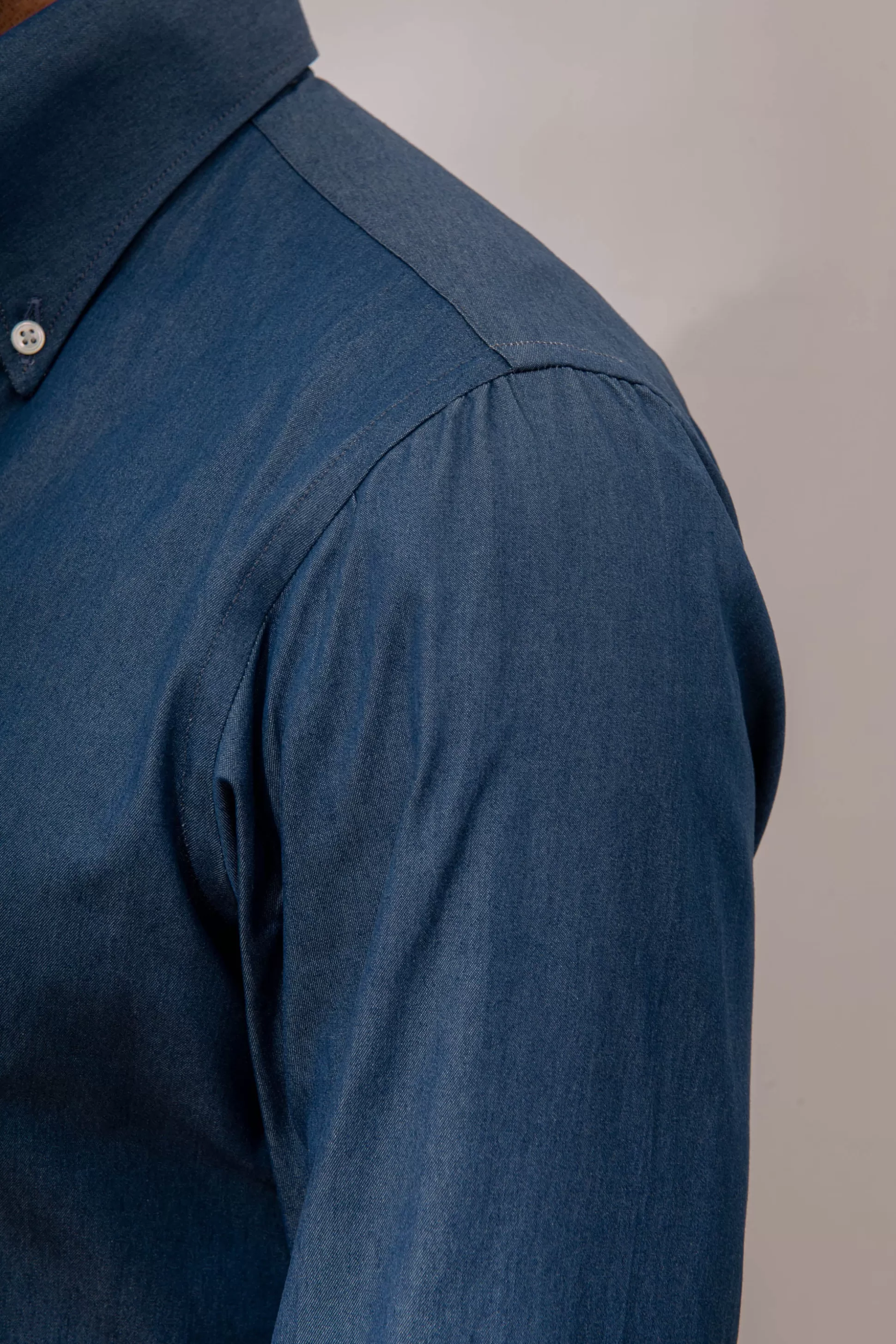 Pini Parma: Camicia Denim con Bottoni a Pressione - Collezione Sartoriale | Fatto a Mano in Italia | Edizione Esclusiva con Dettagli Artigianali