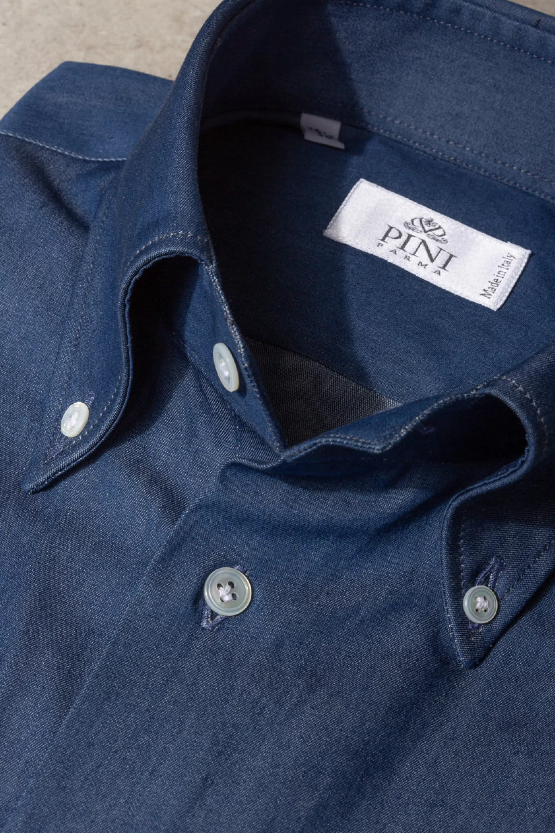 Pini Parma: Camicia Denim con Bottoni a Pressione - Collezione Sartoriale | Fatto a Mano in Italia | Edizione Esclusiva con Dettagli Artigianali
