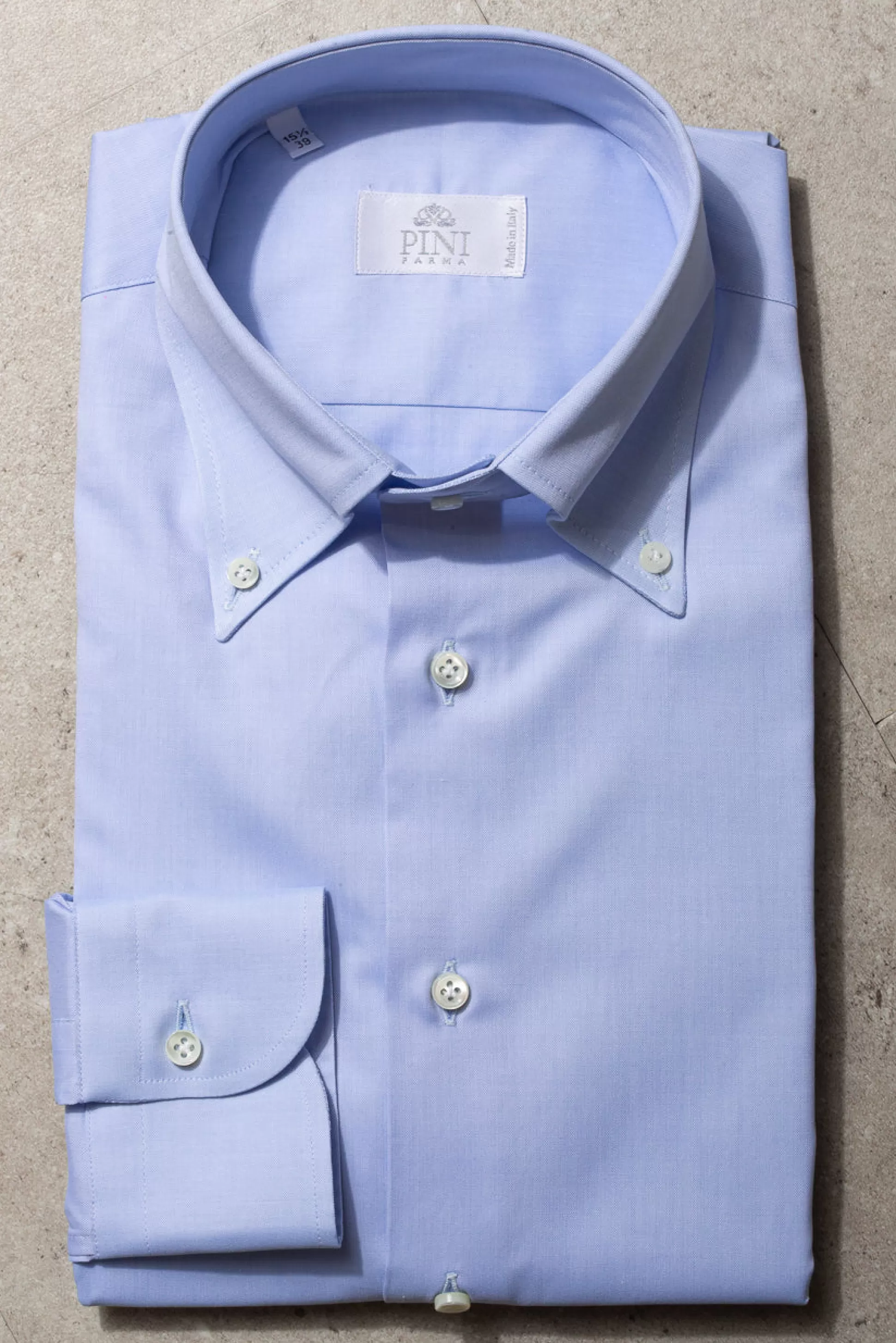 Camicia Casual Elegante in Azzurro Chiaro con Bottoni - Collezione Sartoriale | Prodotto in Italia con Maestria Artigiana | Pini Parma Shop Online