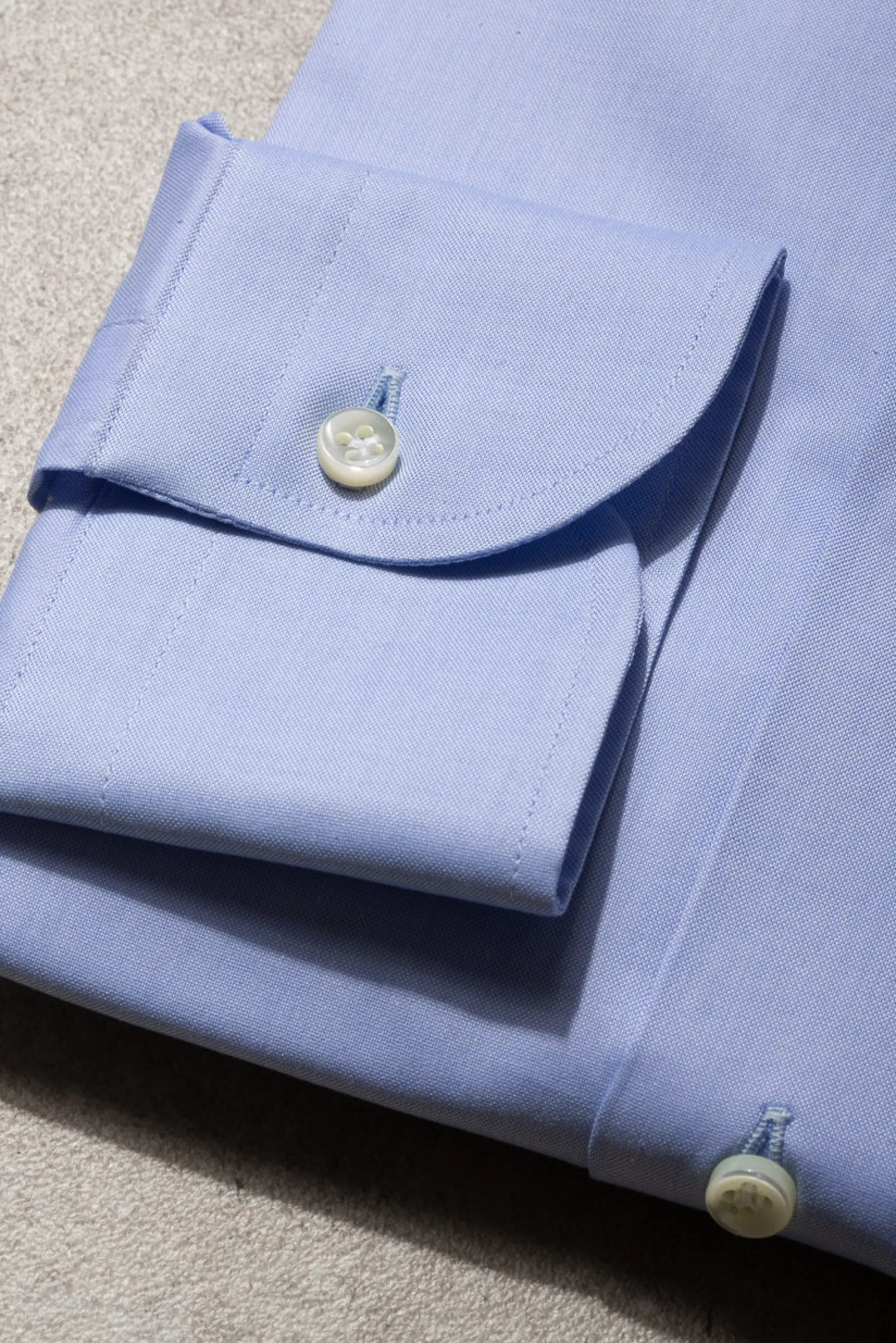 Camicia Casual Elegante in Azzurro Chiaro con Bottoni - Collezione Sartoriale | Prodotto in Italia con Maestria Artigiana | Pini Parma Shop Online