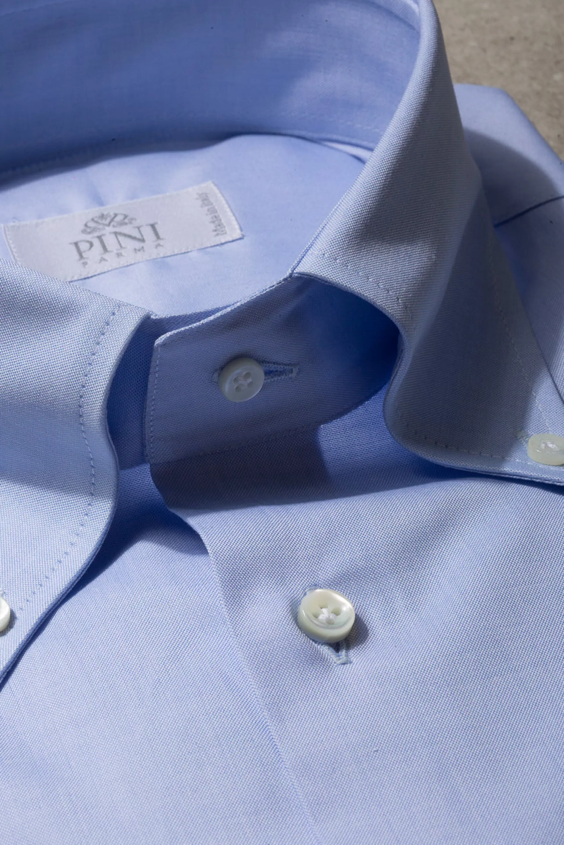 Camicia Casual Elegante in Azzurro Chiaro con Bottoni - Collezione Sartoriale | Prodotto in Italia con Maestria Artigiana | Pini Parma Shop Online