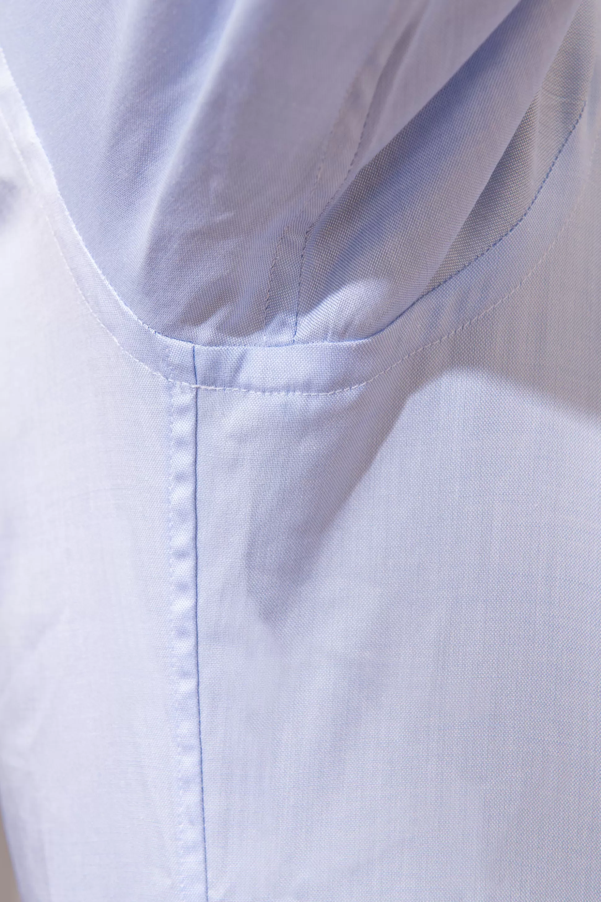 Camicia Casual Elegante in Azzurro Chiaro con Bottoni - Collezione Sartoriale | Prodotto in Italia con Maestria Artigiana | Pini Parma Shop Online
