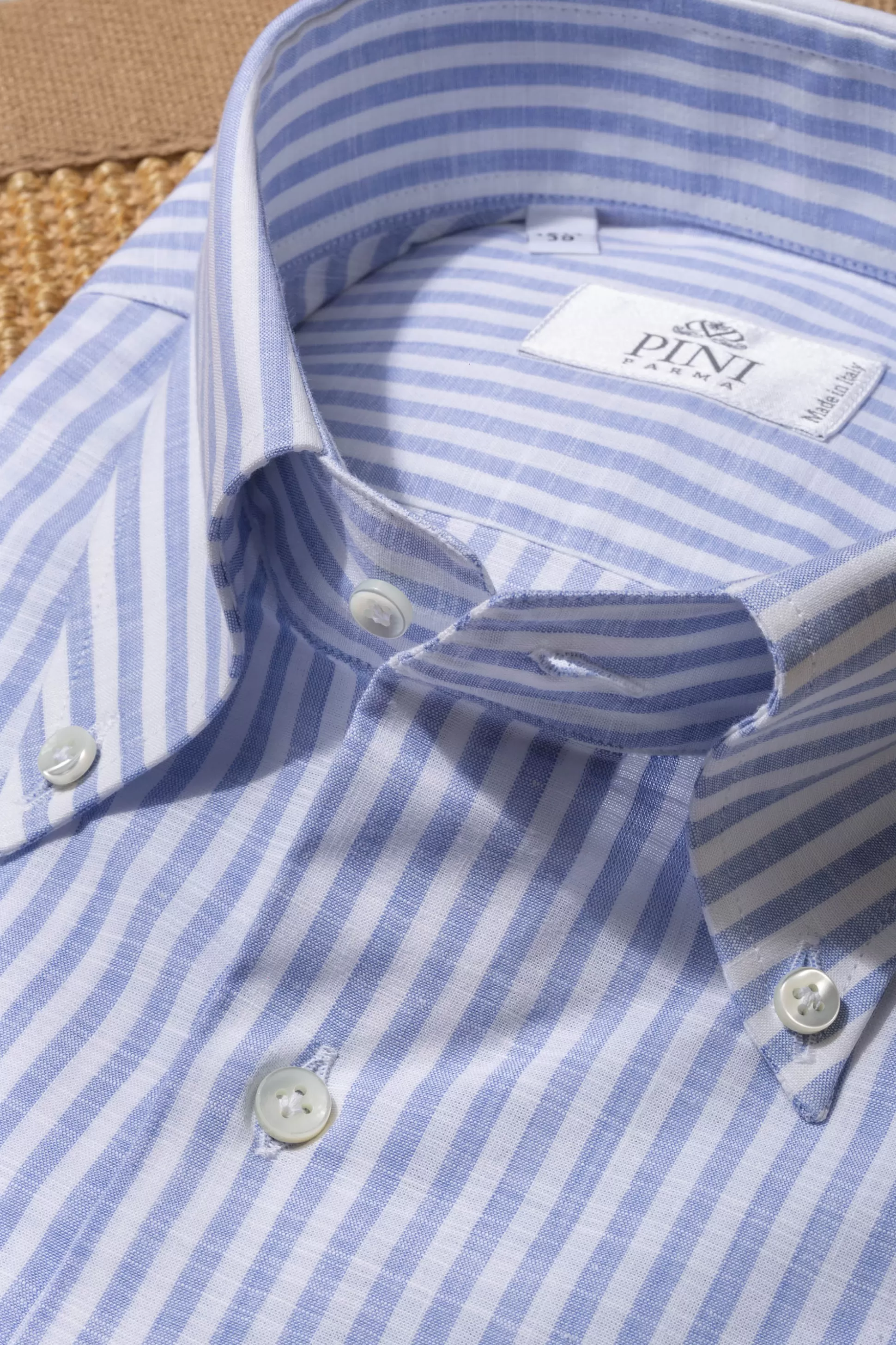 Pini Parma Sartoriale: Camicia Uomo con Righe Azzurro Chiaro e Bottoni - Fatto a Mano in Italia | Edizione Limitata