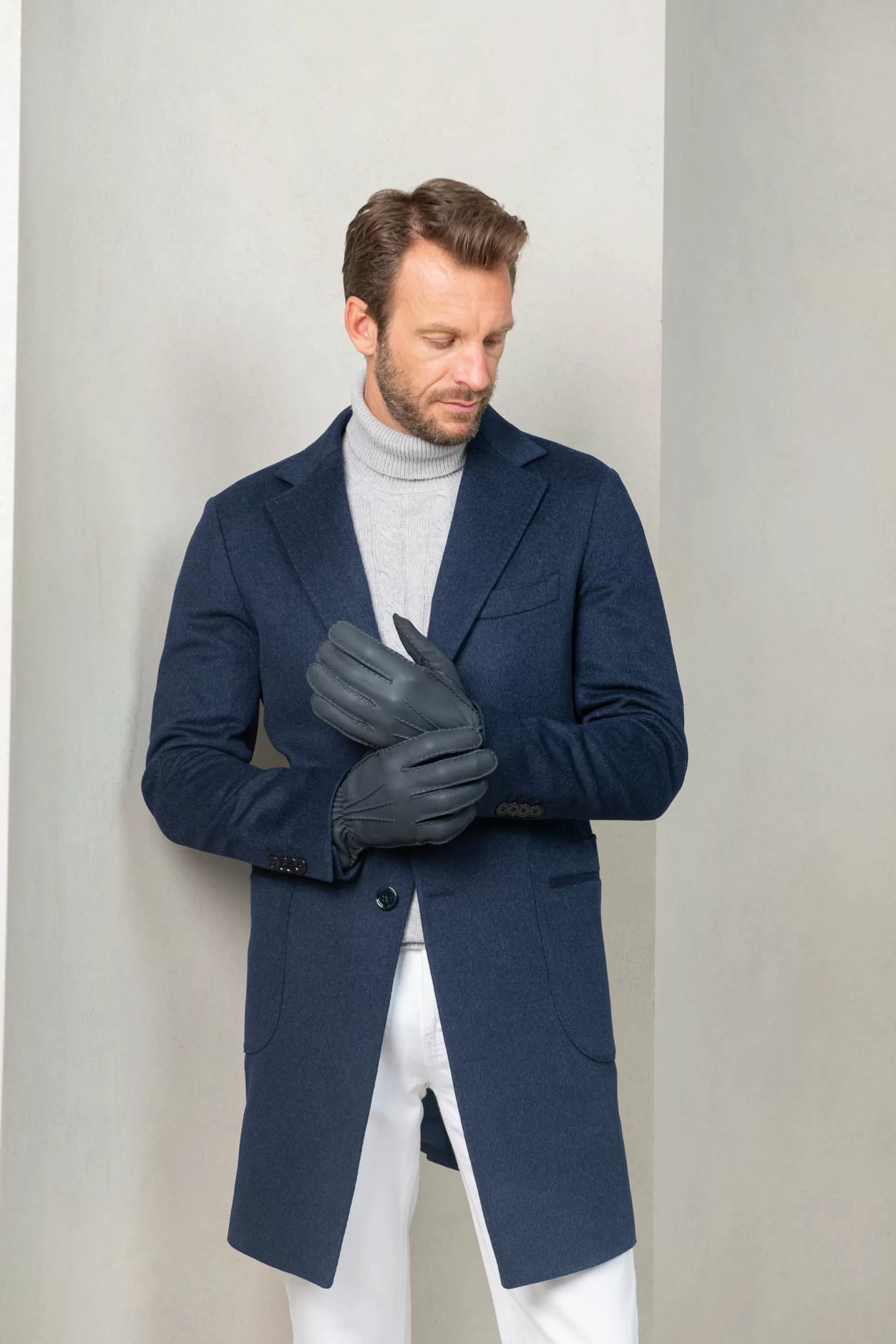 Guanti Eleganti in Pelle di Daino con Fodera Cashmere - Blu Polveroso, Fatto a Mano in Italia | Pini Parma