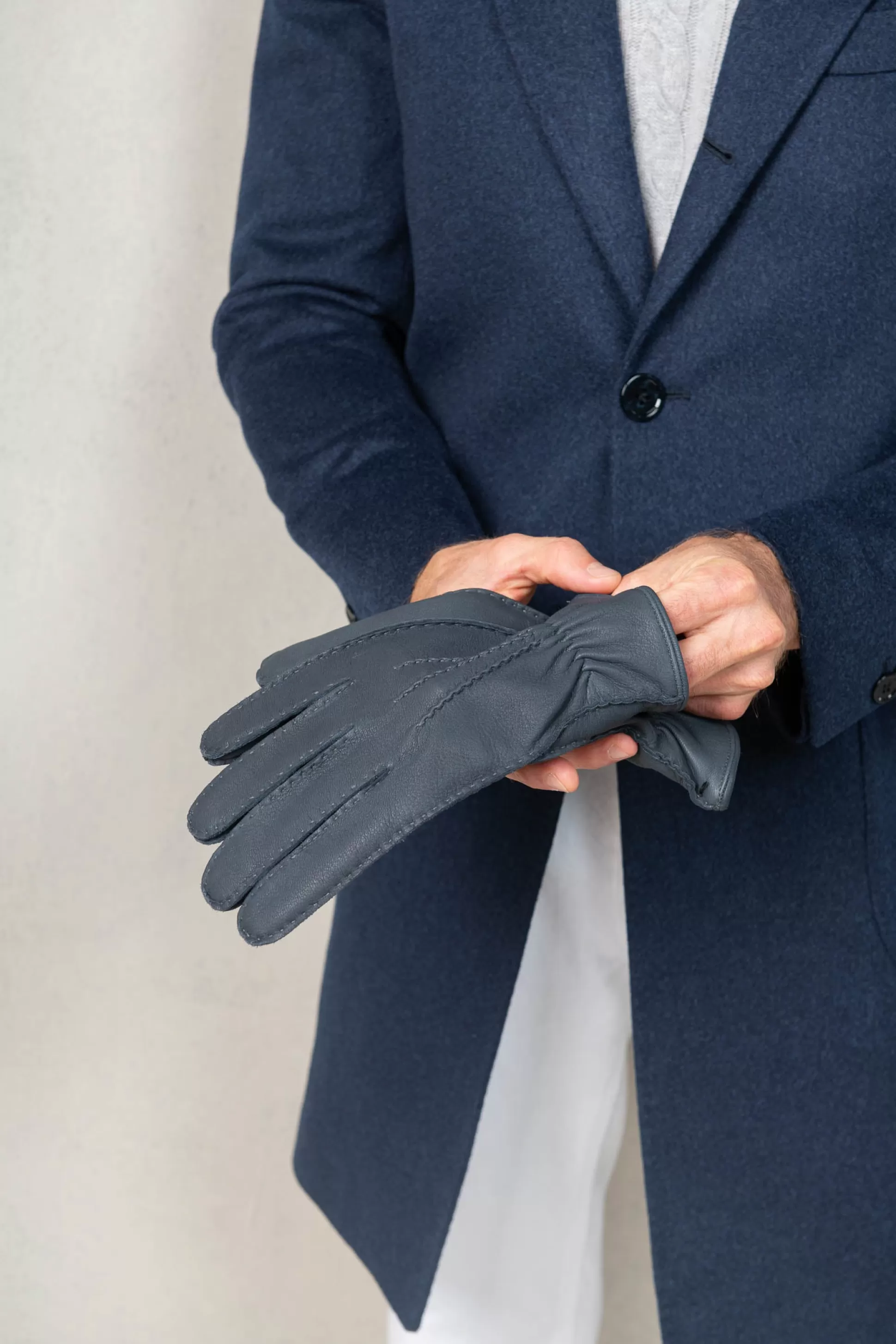 Guanti Eleganti in Pelle di Daino con Fodera Cashmere - Blu Polveroso, Fatto a Mano in Italia | Pini Parma