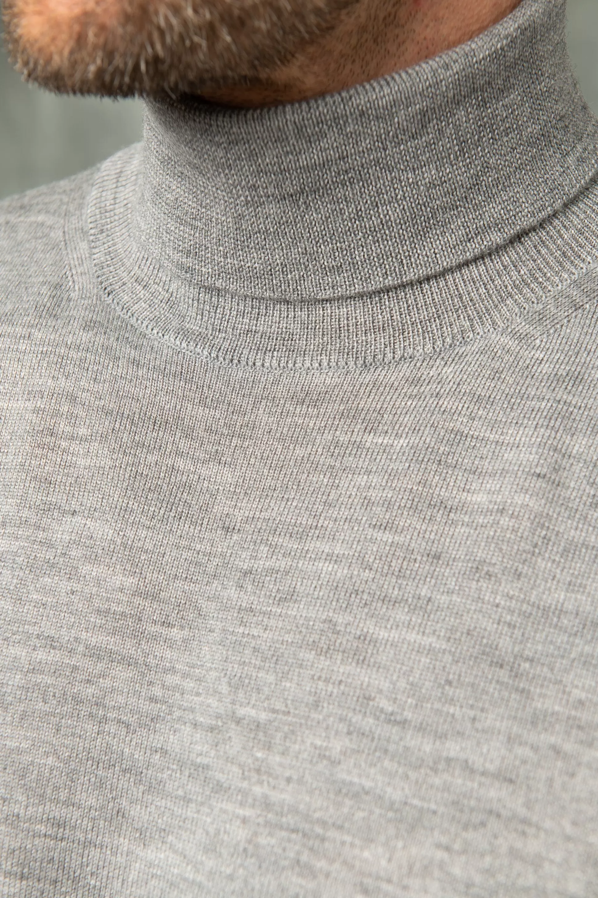 Maglione Dolcevita in Pura Lana Merino Grigio Antracite · Prodotto in Italia · Pini Parma – Confezione Elegante