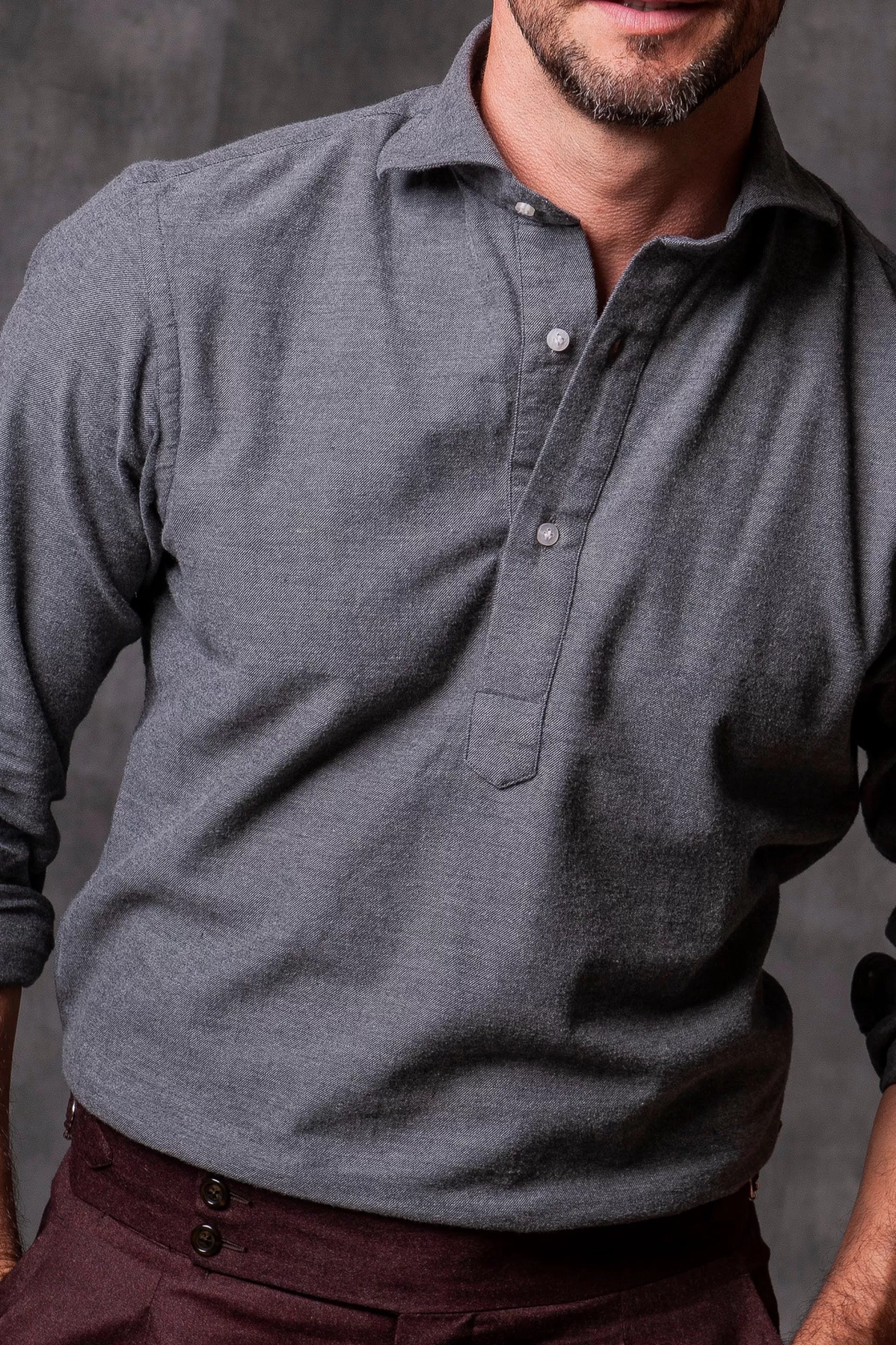 Pini Parma: Camicia Popover Grigio Antracite con Tocco Flanella - Tessuto Artigianale Italiano - Comfort Premium a Prezzo Accessibile