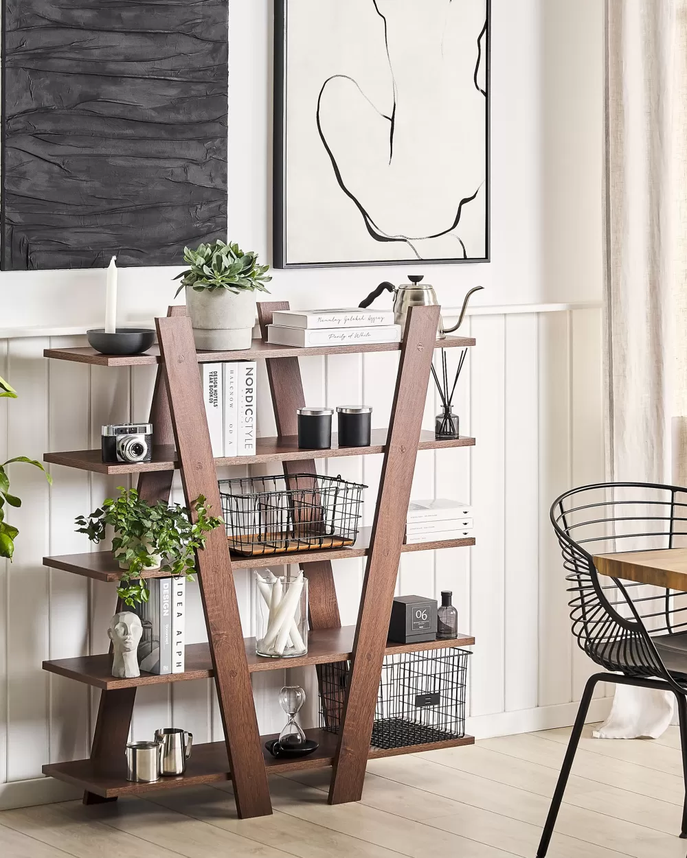 Libreria Moderna a 5 Ripiani in Legno Scuro Escalante - Design Elegante per Soggiorno o Ufficio Beliani
