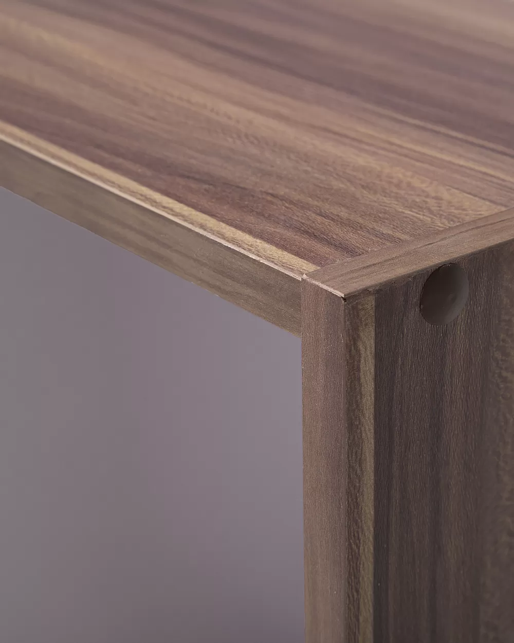 Beliani in offerta: Libreria moderna a 5 ripiani con struttura legno scuro e finiture bianche - perfetta per ambienti contemporanei