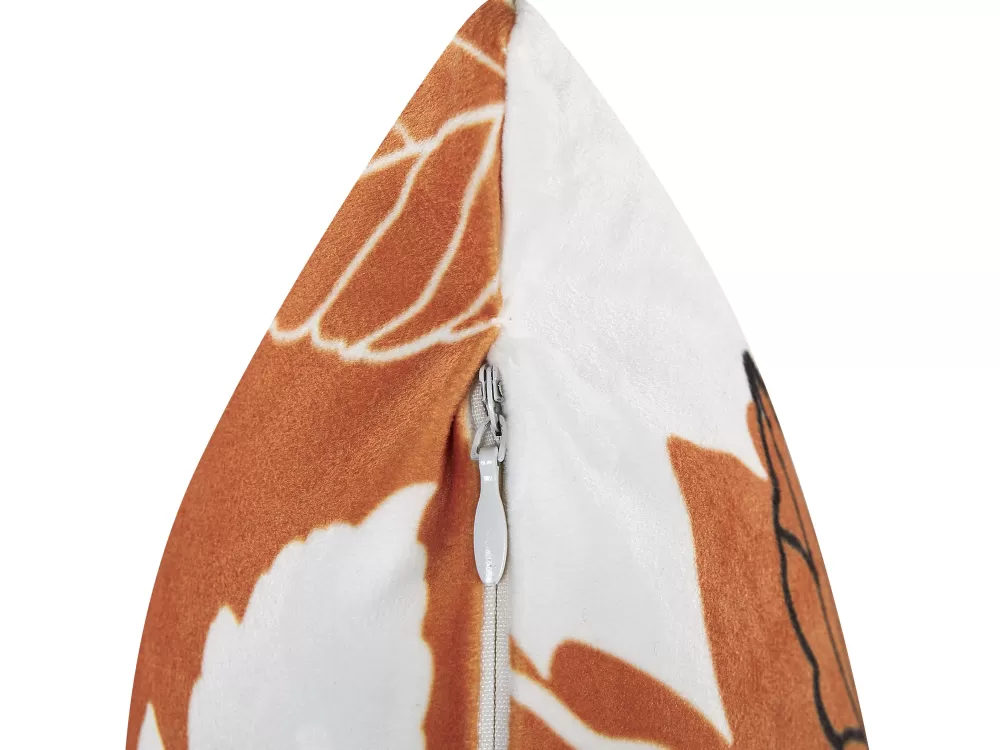 Cuscini Decorativi in Velluto Arancione con Motivo Poinsettia - Set da 2 Pezzi 45x45 cm Beliani  
Perfetti per arredare con stile, questi morbidi cuscini in velluto dalle tonalità calde presentano un elegante motivo floreale natalizio. Ideali per divani, letti o poltrone, disponibili in pratico set doppio.