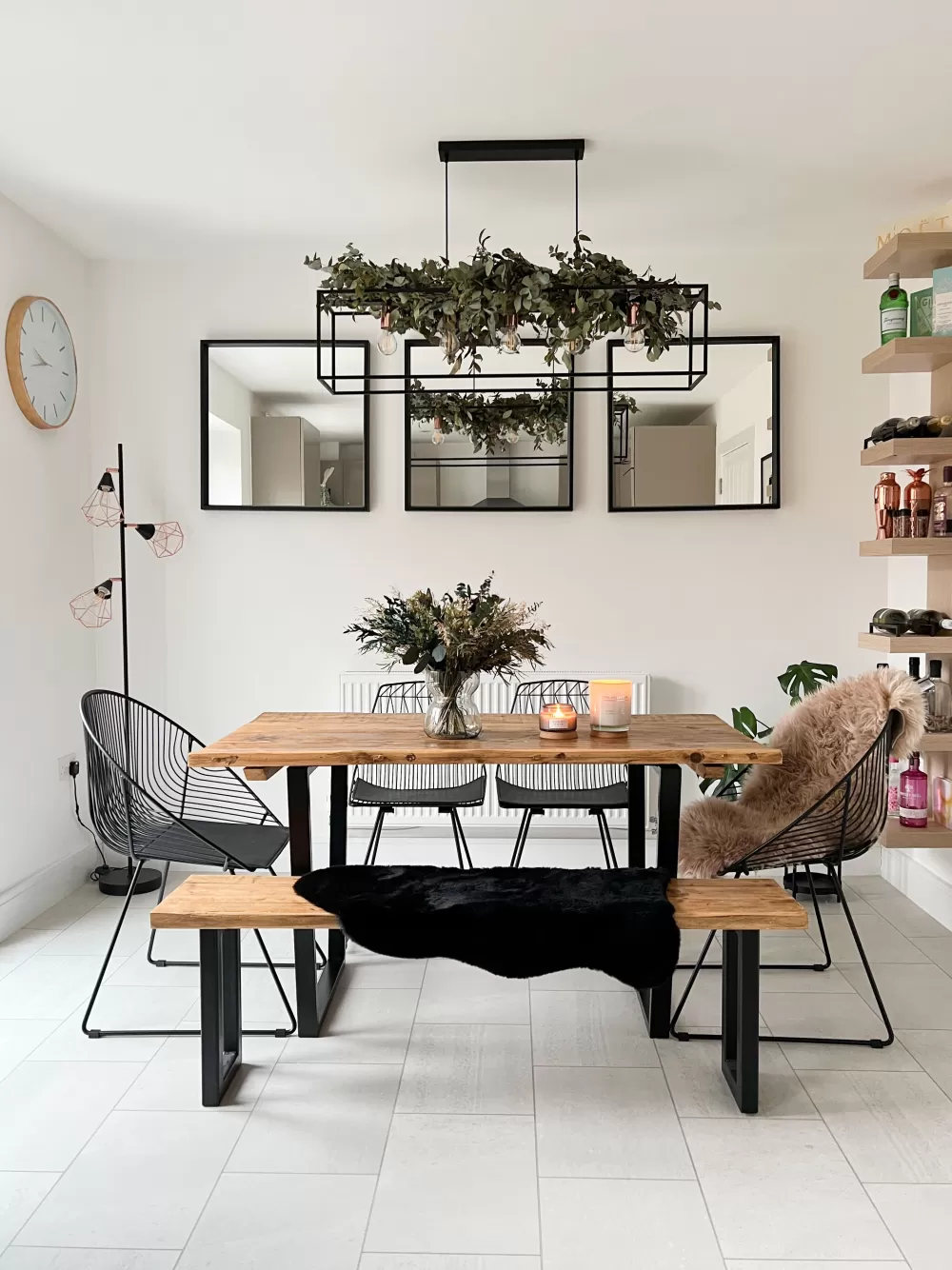 Lampada da Terra Beliani Modello Uluru in Nero Opaco - Design Moderno per Interni