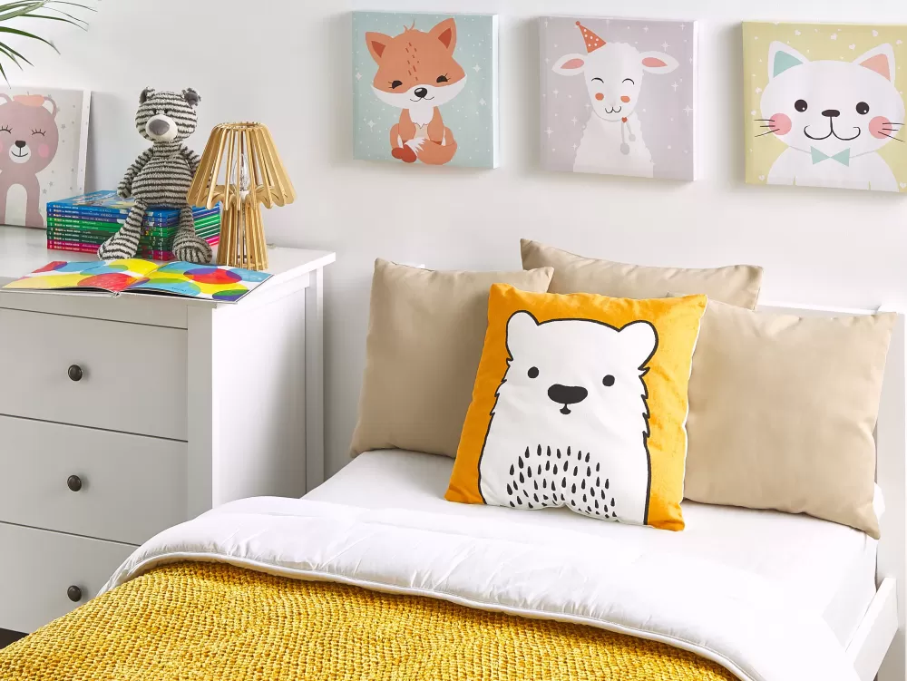 Beliani Fashion: Morbido Cuscino Bambini con Stampa Orso, 45x45 cm Arancione Scaldacuore - Linea Waranasi
