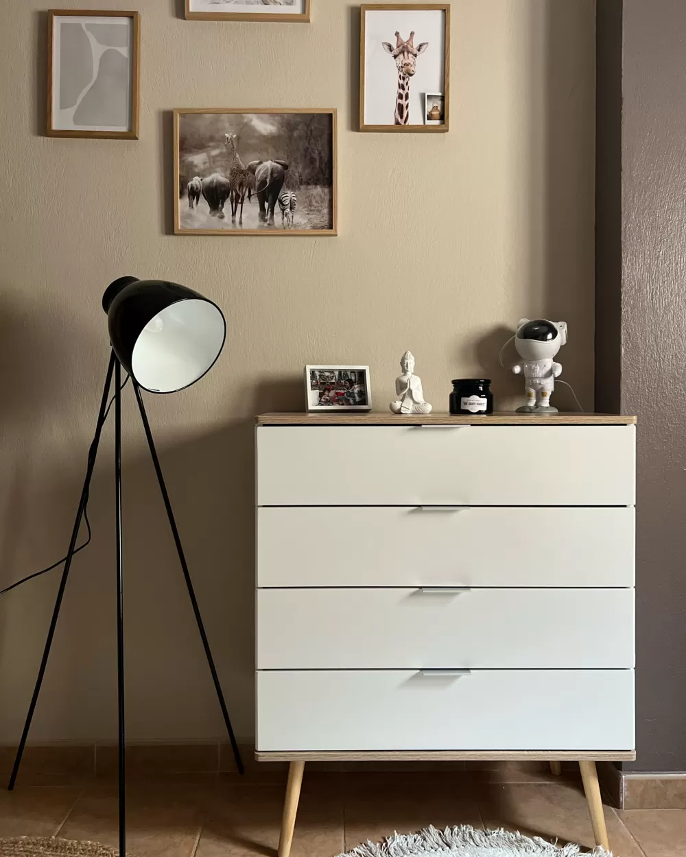 Beliani Lampada a Stelo Moderna in Metallo Nero per Cameretta - Design Funzionale Tamega