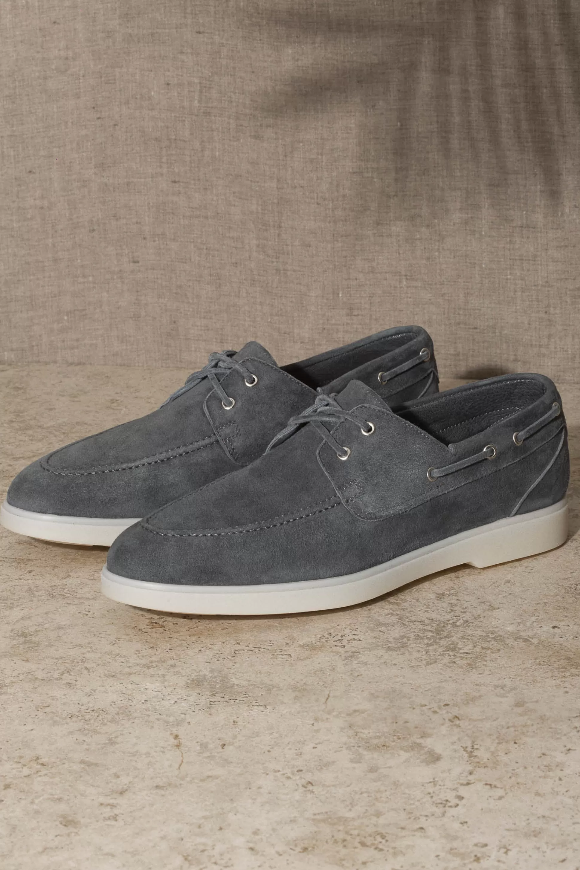 Scamosciato Lavagna Deckshoe - Calzatura Nautica Artigianale Italiana | Pini Parma Collectione Prestige

：1）