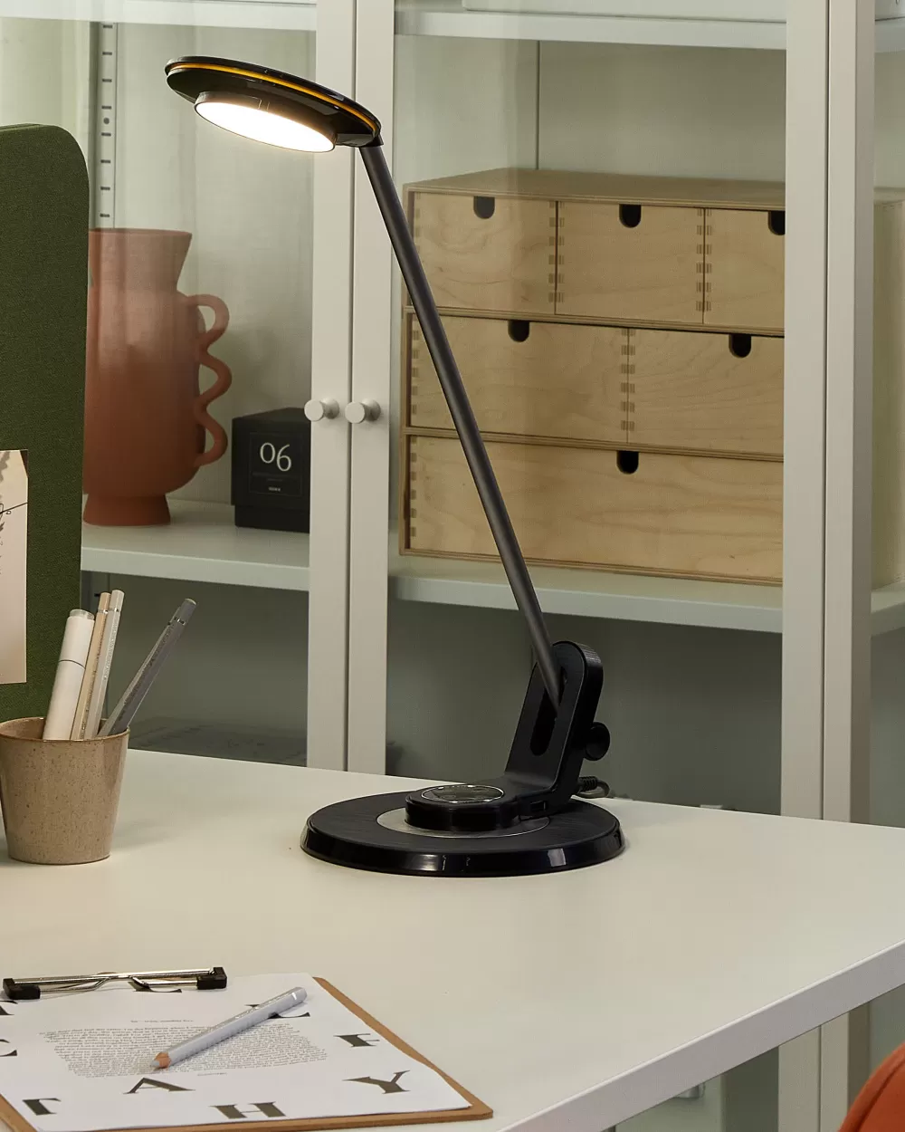 Lampada LED Moderna da Tavolo in Alluminio con Porta USB - Design Elegante in Argento e Nero Corvus