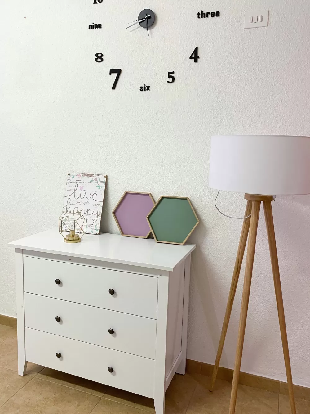 Beliani Comò Moderno a 3 Cassetti - Bianco Lucido, Design Funzionale per la Casa