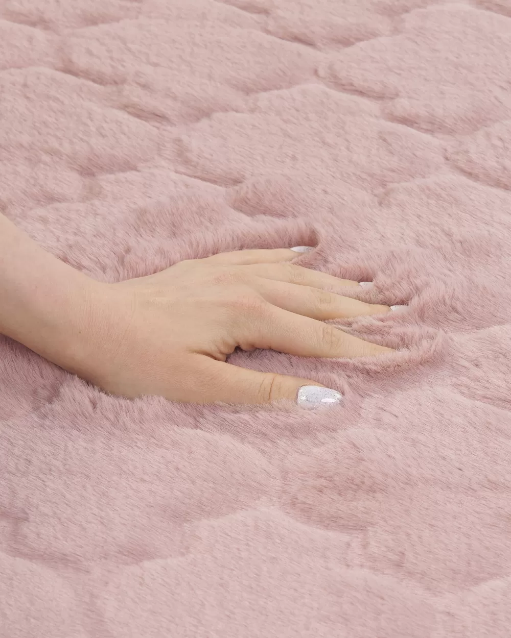 Beliani Tappeto in Peluche Sintetico Janiksen, Rosa Chiaro 160x230 cm, Design Moderno per Soggiorno
