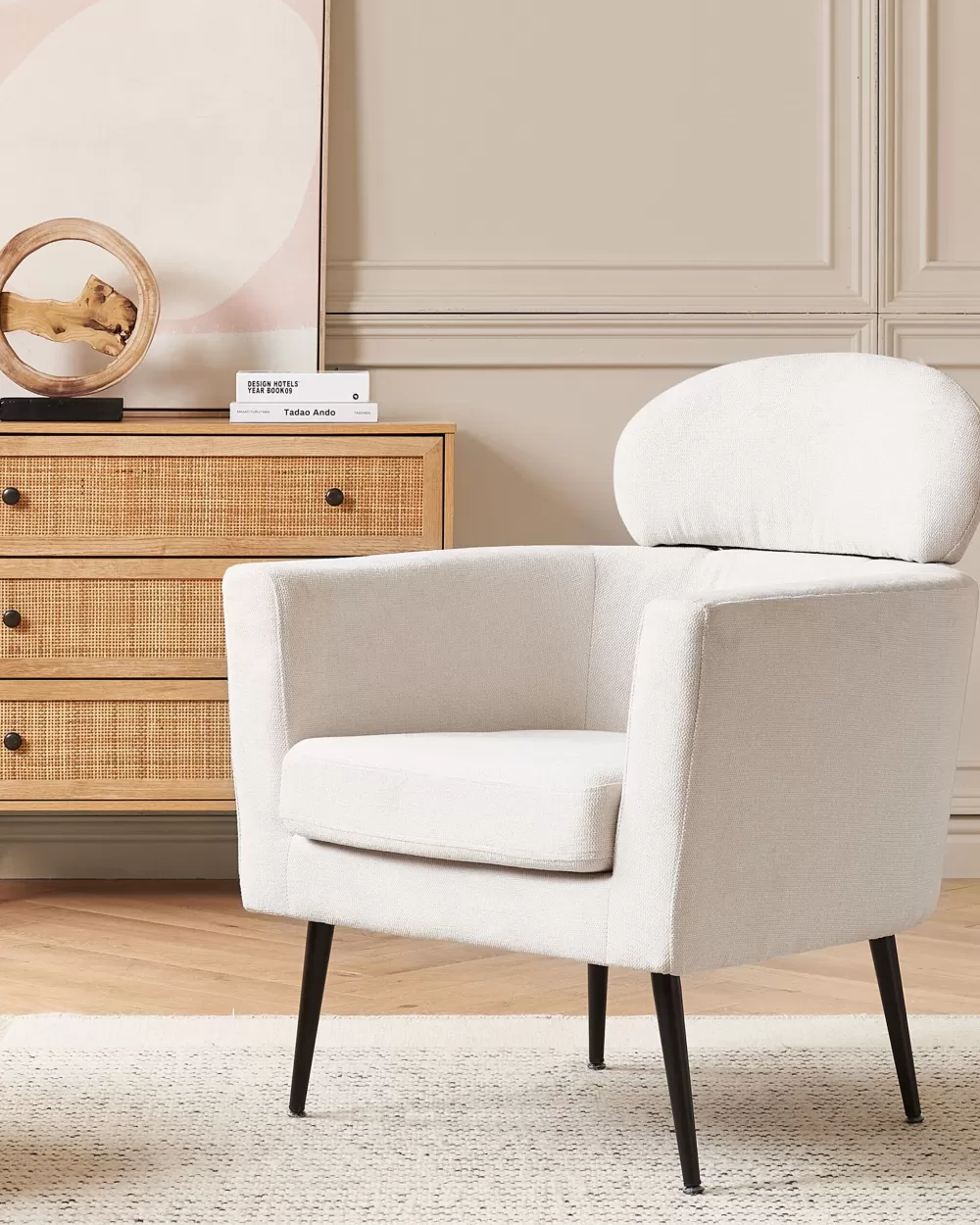 Elegante rivestimento in tessuto crema per poltrona Beliani - Design confortevole della linea Soby