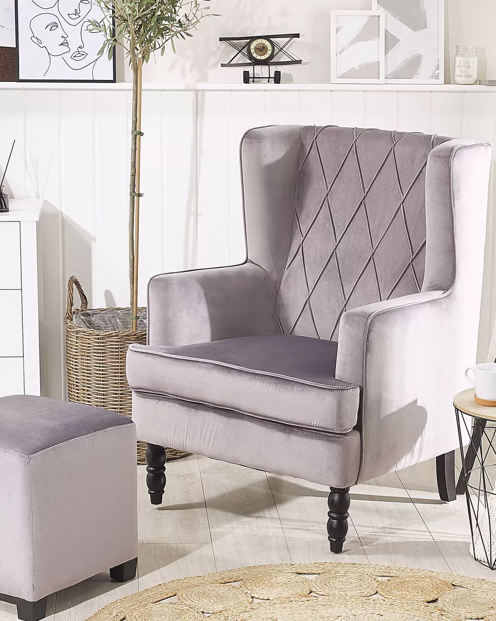 Beliani Poltrona Moderna in Velluto Grigio con Pouf Integrato - Design Elegante per Soggiorno, Comfort Superiore