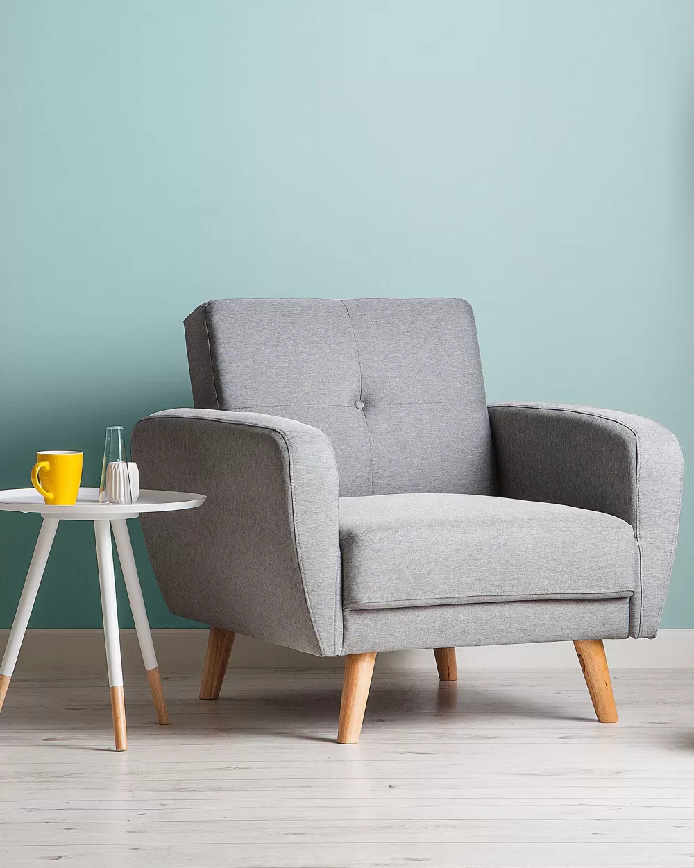 Promozione Beliani: Poltrona Reclinabile Confortevole in Grigio Chiaro con Design Floreale Moderno