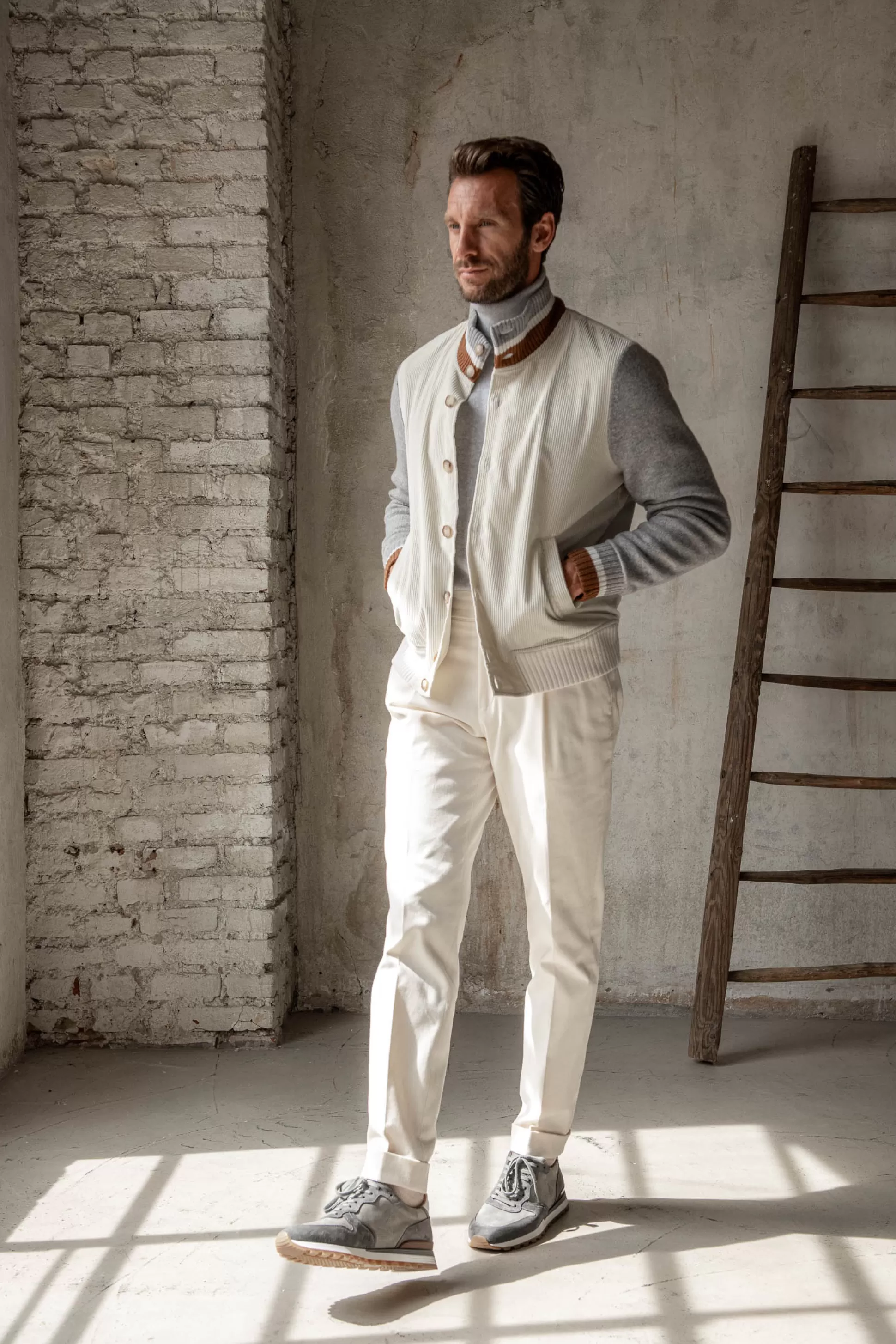 Pini Parma Giacca Bomber Premium - Intreccio di Maglione e Velluto a Coste | Produzione Artigianale Italiana con Design Esclusivo

(：，