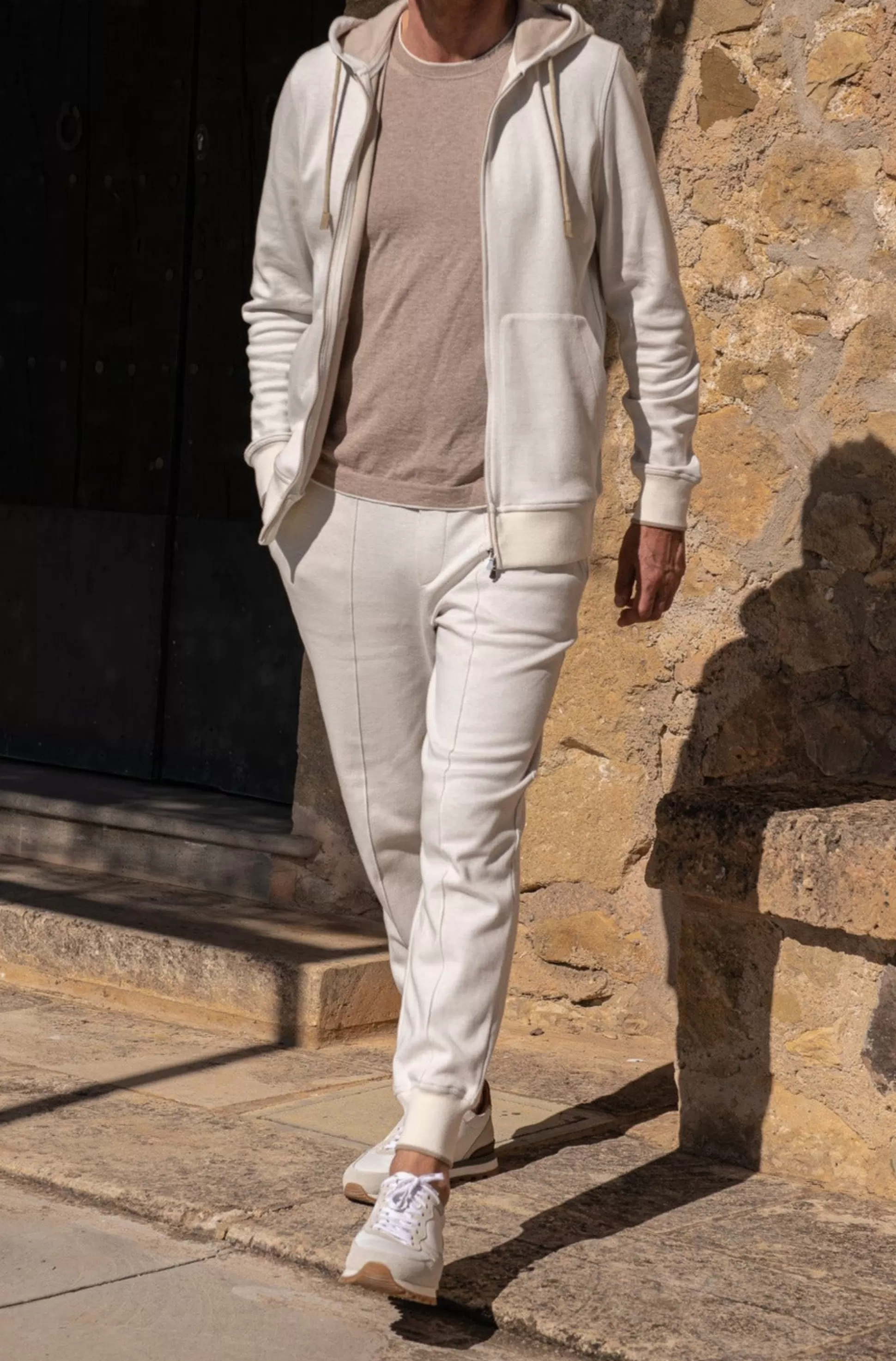 Off-White: Felpa Zip Casual Realizzata Artigianalmente in Italia | Collezione Premium Pini Parma