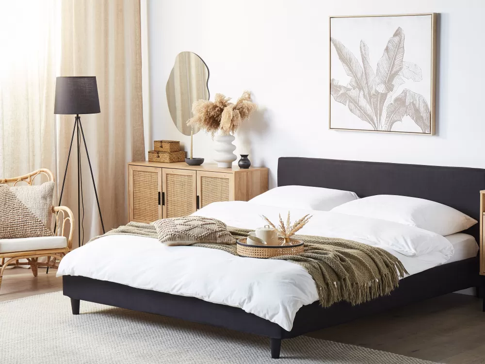 Letto Beliani in Tessuto Parigino Stile Classico, Nero Elegante - 180x200 cm con Design Fitou