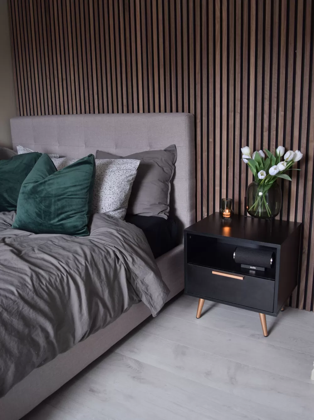 Beliani Letto Matrimoniale La Rochelle 180x200 cm in Tessuto Parisanky Grigio Cenere con Contenitore Integrato, Design Moderno e Funzionale