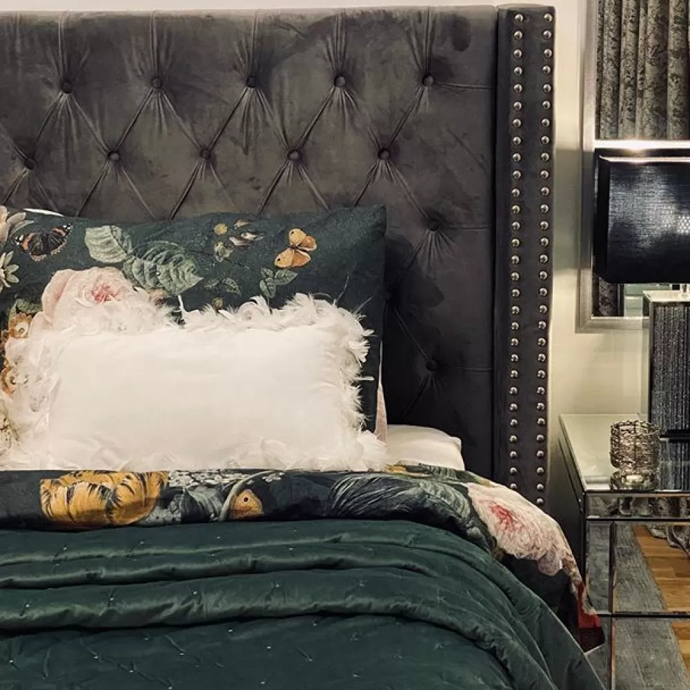 Beliani Parisanky - Letto Matrimoniale in Velluto Grigio Antracite, Misure 180x200 cm, Design Lubbon con Struttura Resistente