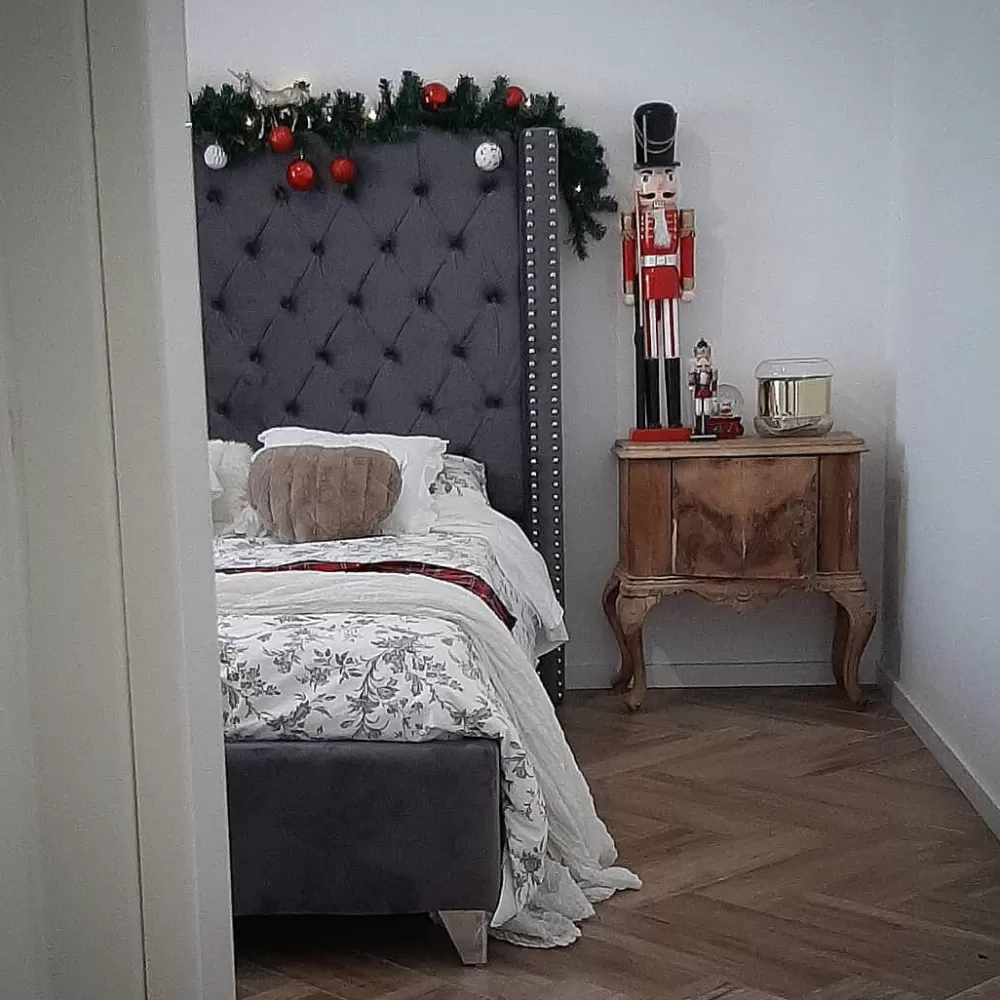 Beliani Parisanky - Letto Matrimoniale in Velluto Grigio Antracite, Misure 180x200 cm, Design Lubbon con Struttura Resistente