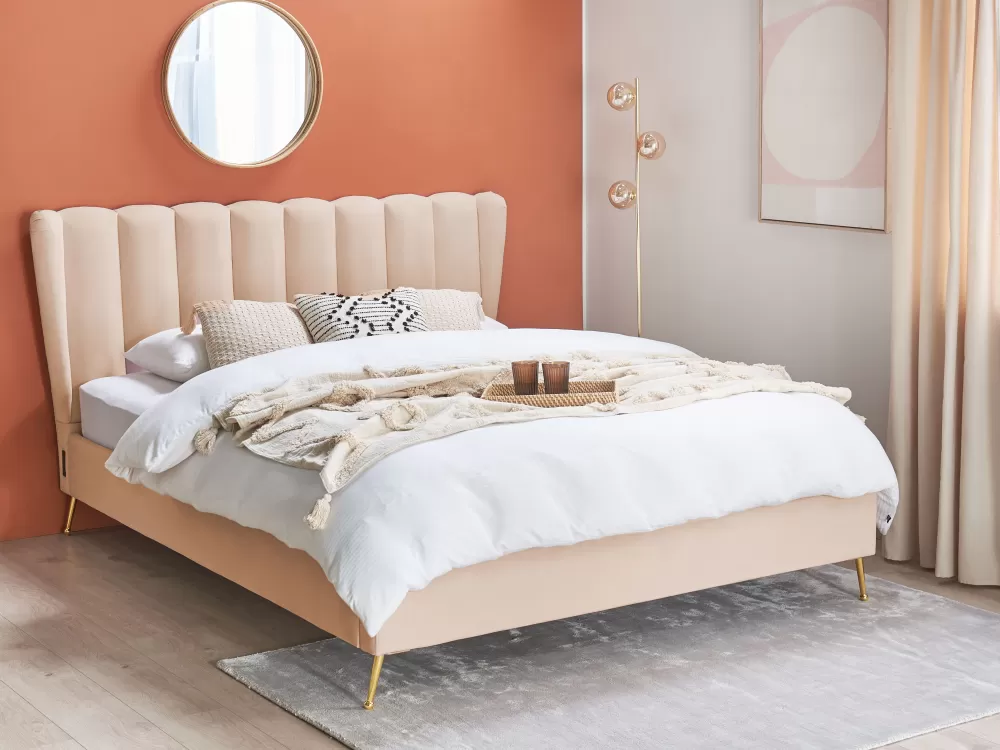 Beliani Parisanky - Divano letto in velluto beige con porta USB integrata, dimensioni 160x200 cm, collezione Miribel