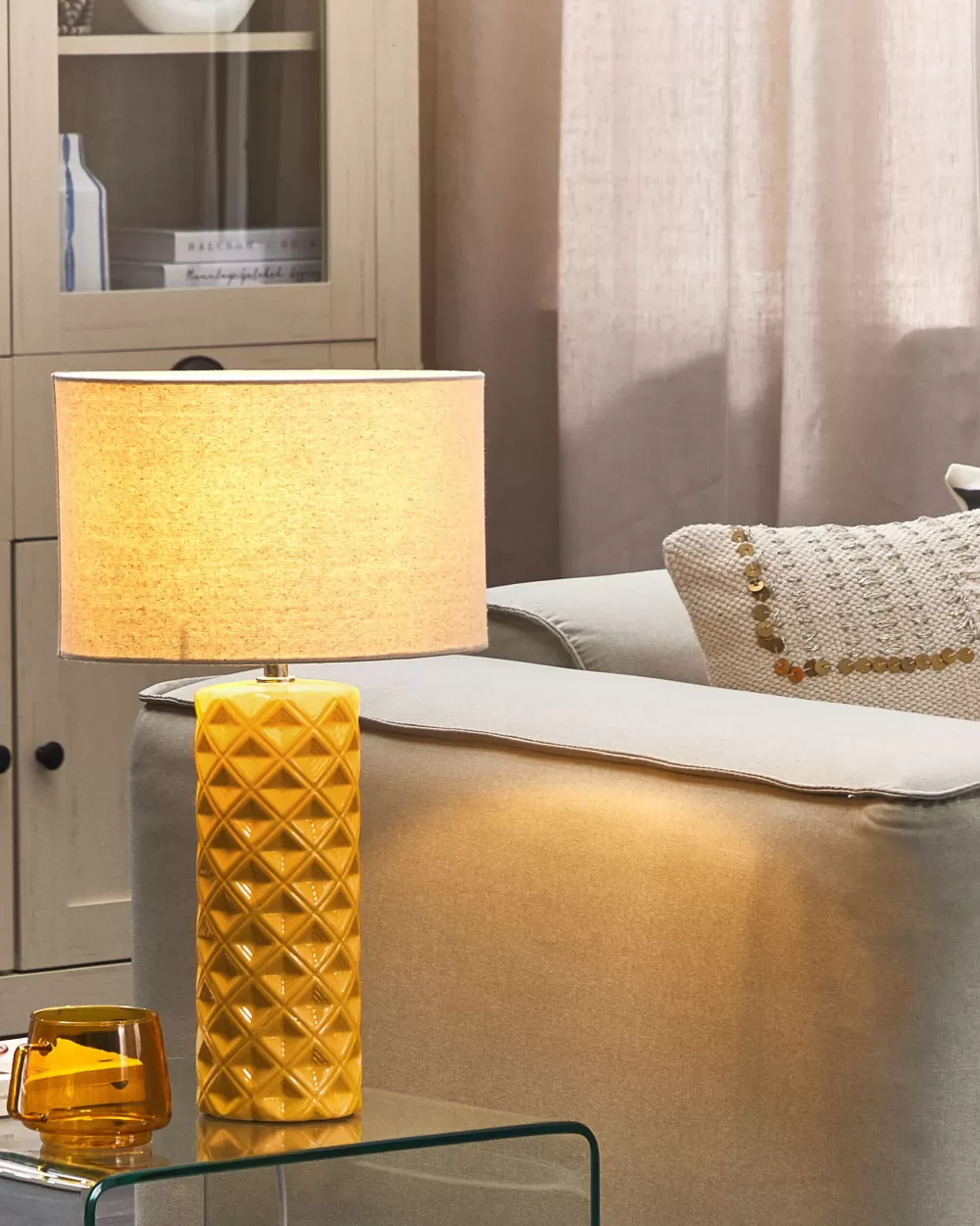 Lampada a Sfera Ceramica Gialla Beliani - Illuminazione d'Atmosfera con Design Elegante, Prezzo Conveniente per Interni Moderni