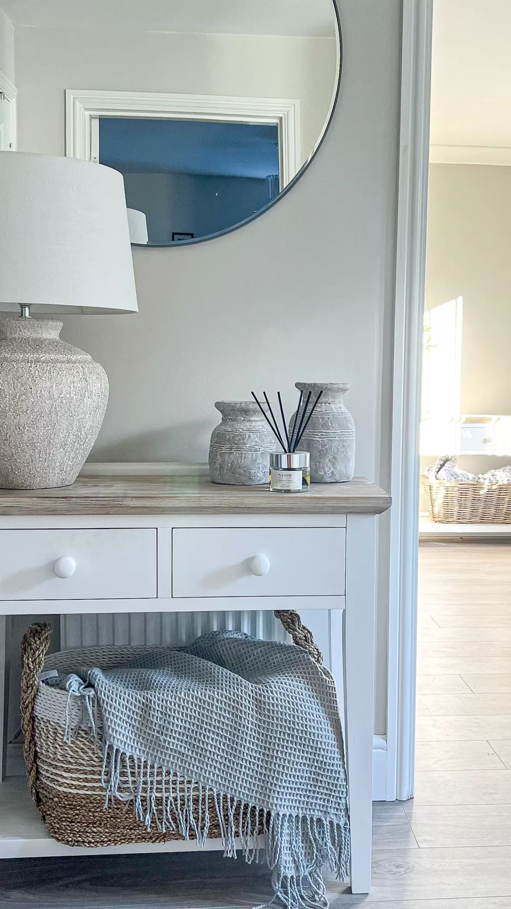 Lampada da Tavolo in Ceramica Bianco Crema - Design Moderno Beliani Modello Caine