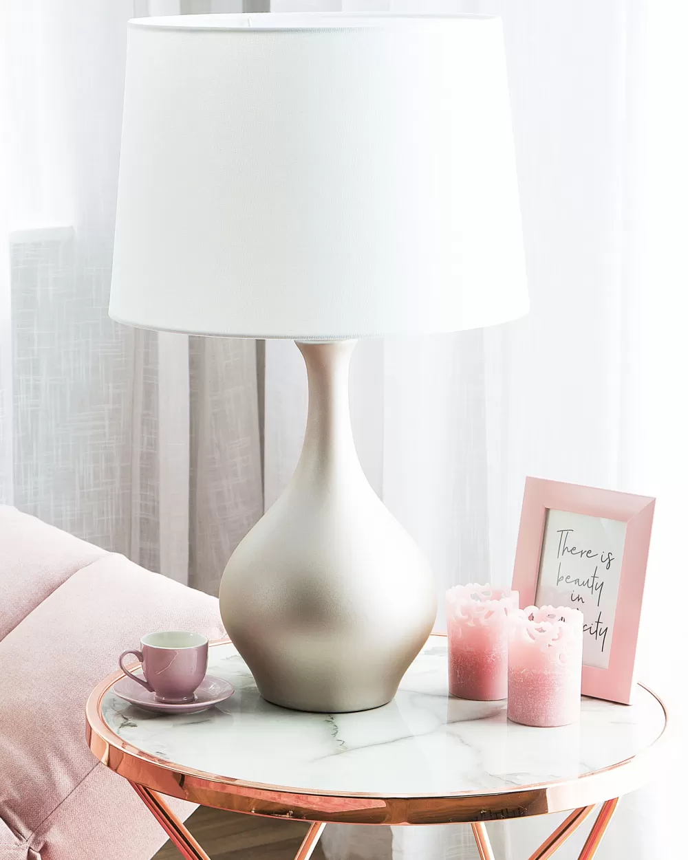 Lampada da Tavolo Elegante in Ceramica Dorata Salla - Design Moderno Beliani